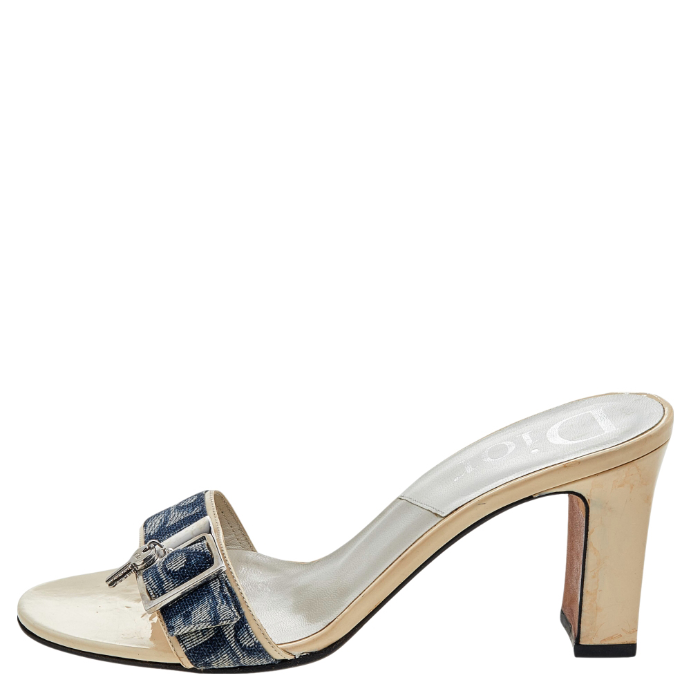 

Dior Blue Oblique Denim And Patent Leather Sandals Size