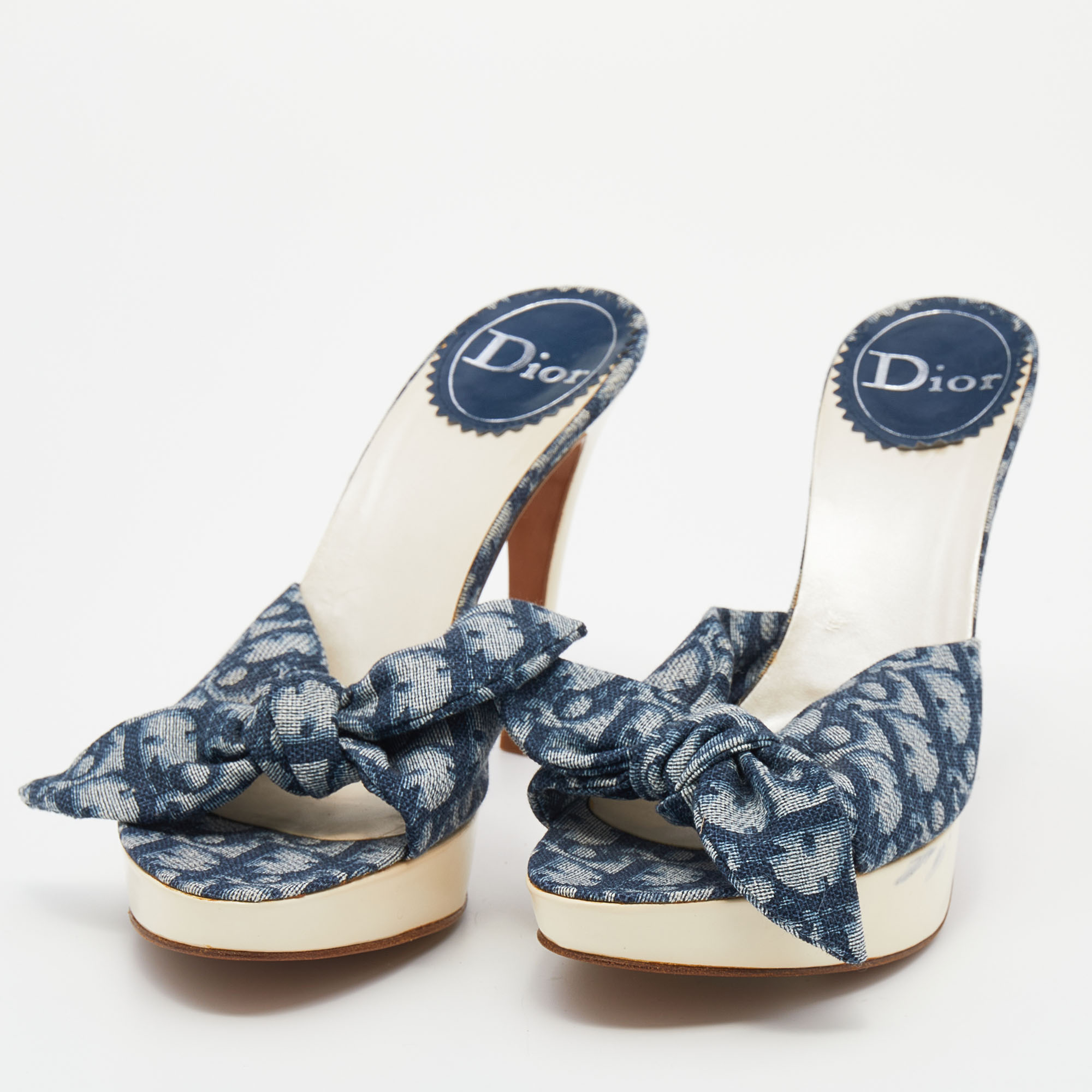 

Dior Blue/White Oblique Canvas And Patent Leather Knotted Platform Sandals Size