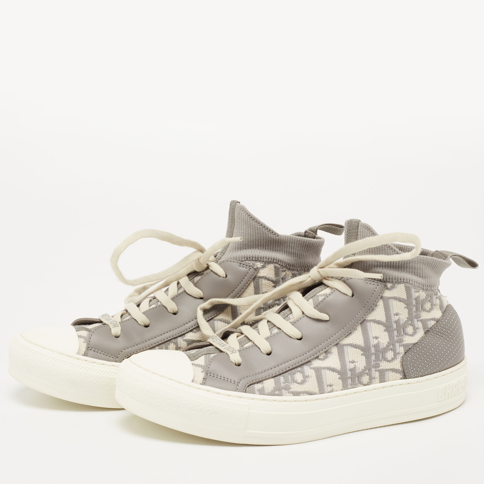 

Dior White/Grey Oblique Embroidered Fabric And Leather Motif Walk'n'Dior High Top Sneakers Size