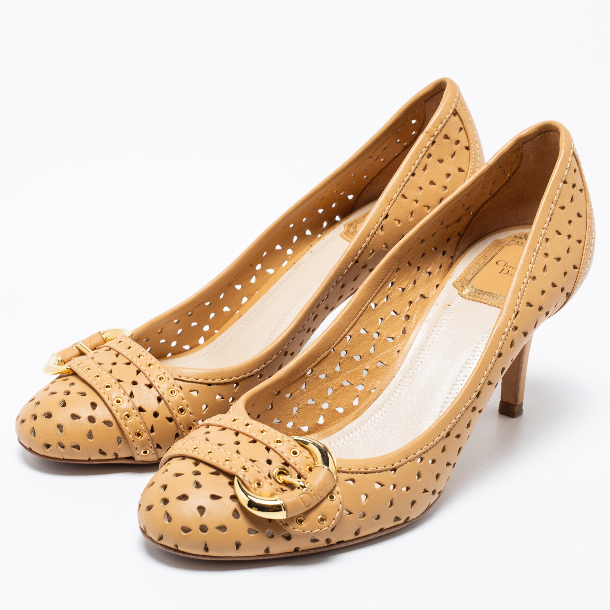 

Dior Beige Laser Cut Leather Buckle Pumps Sie