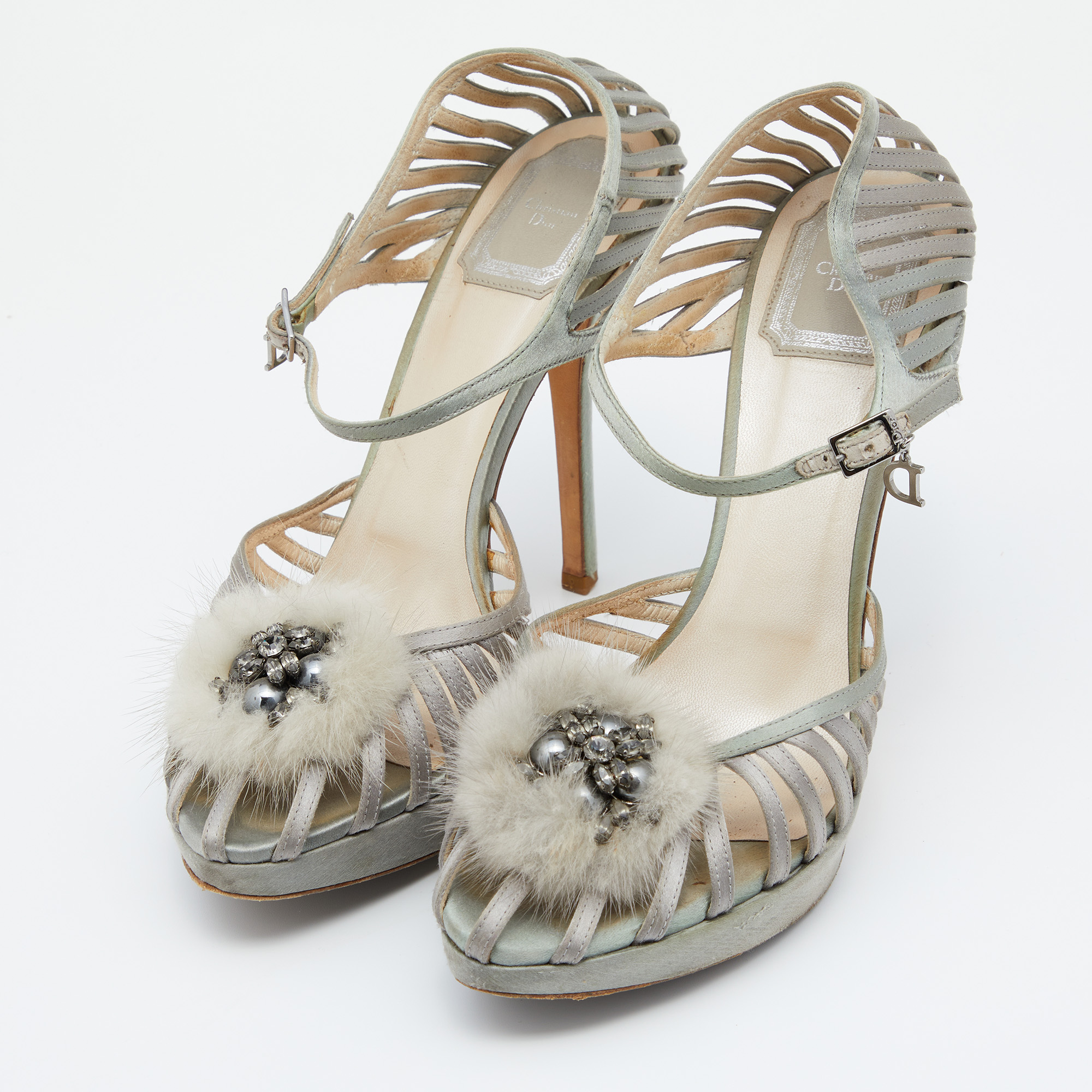 

Christian Dior Grey Satin And Feather Crystal Embellishments Sandals Size