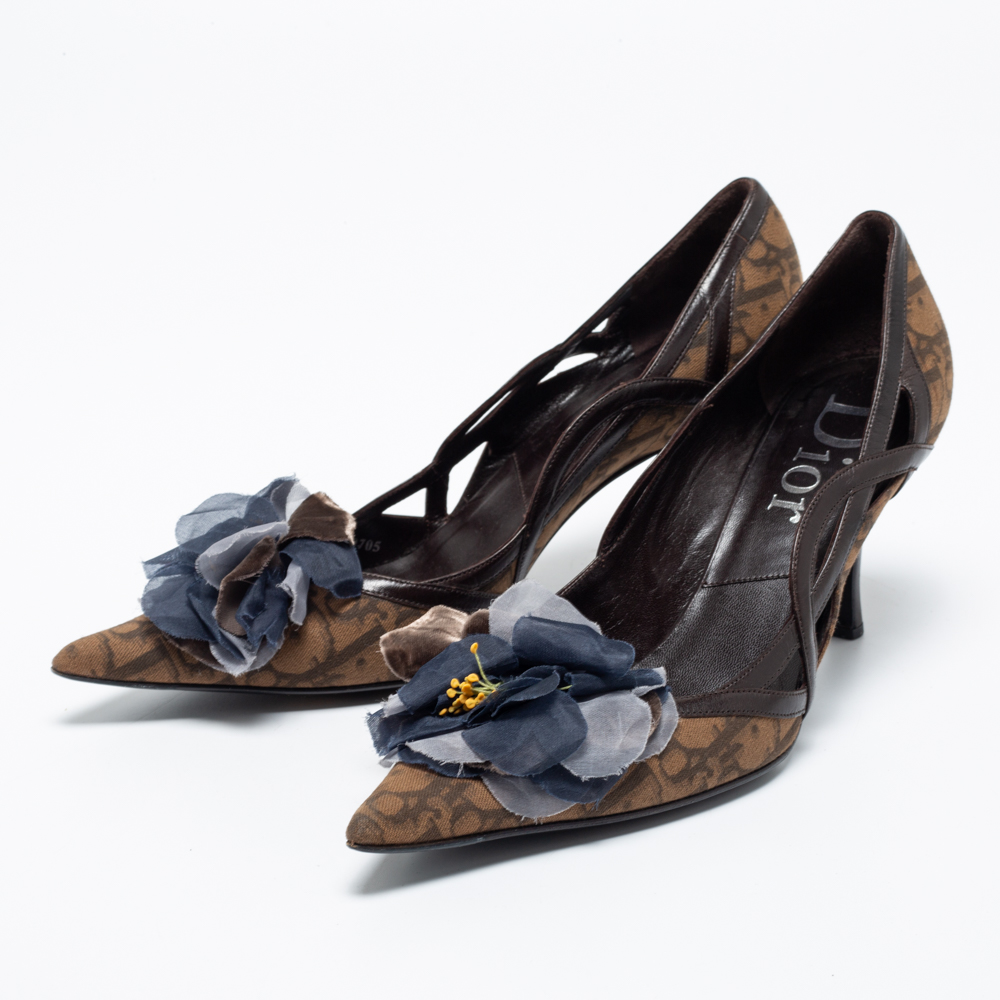 

Dior Brown Oblique Canvas And Leather Floral Applique Pointed Toe Pumps Size