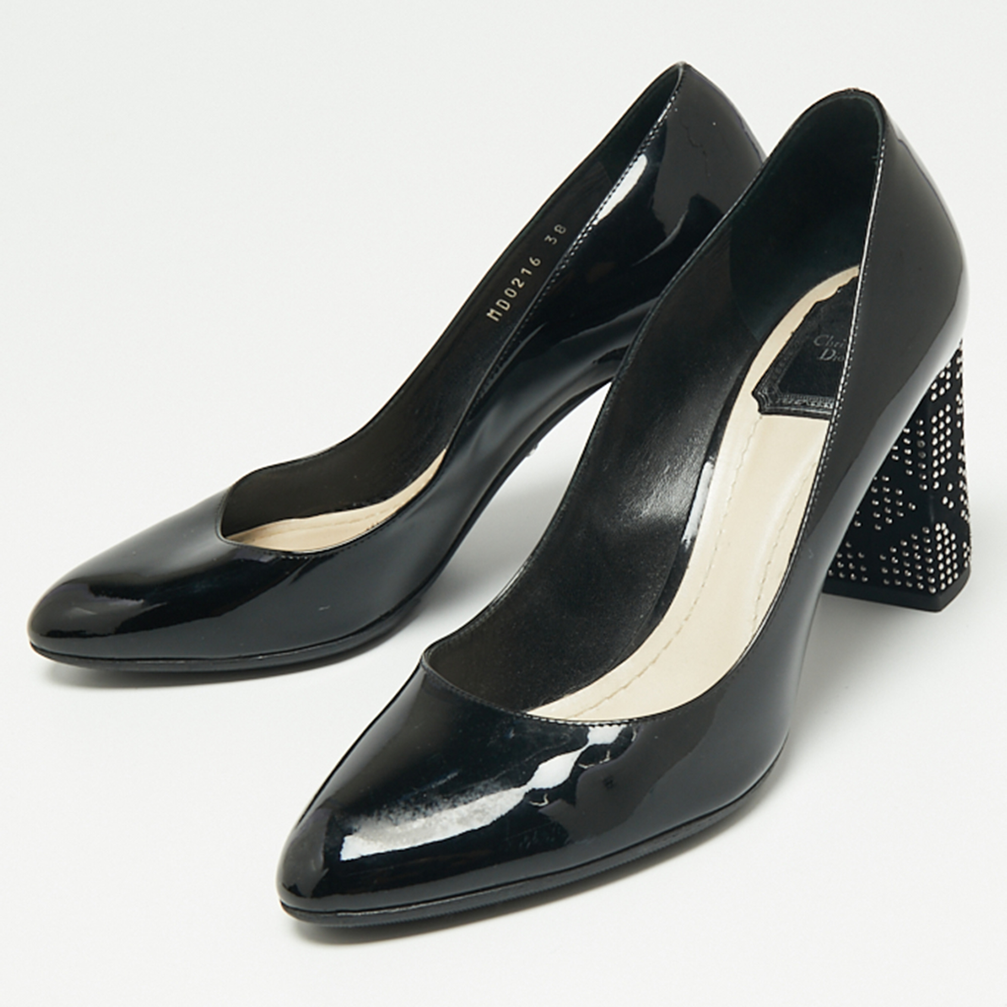 

Dior Black Patent Leather Stud Embellished Block Heel Pumps Size