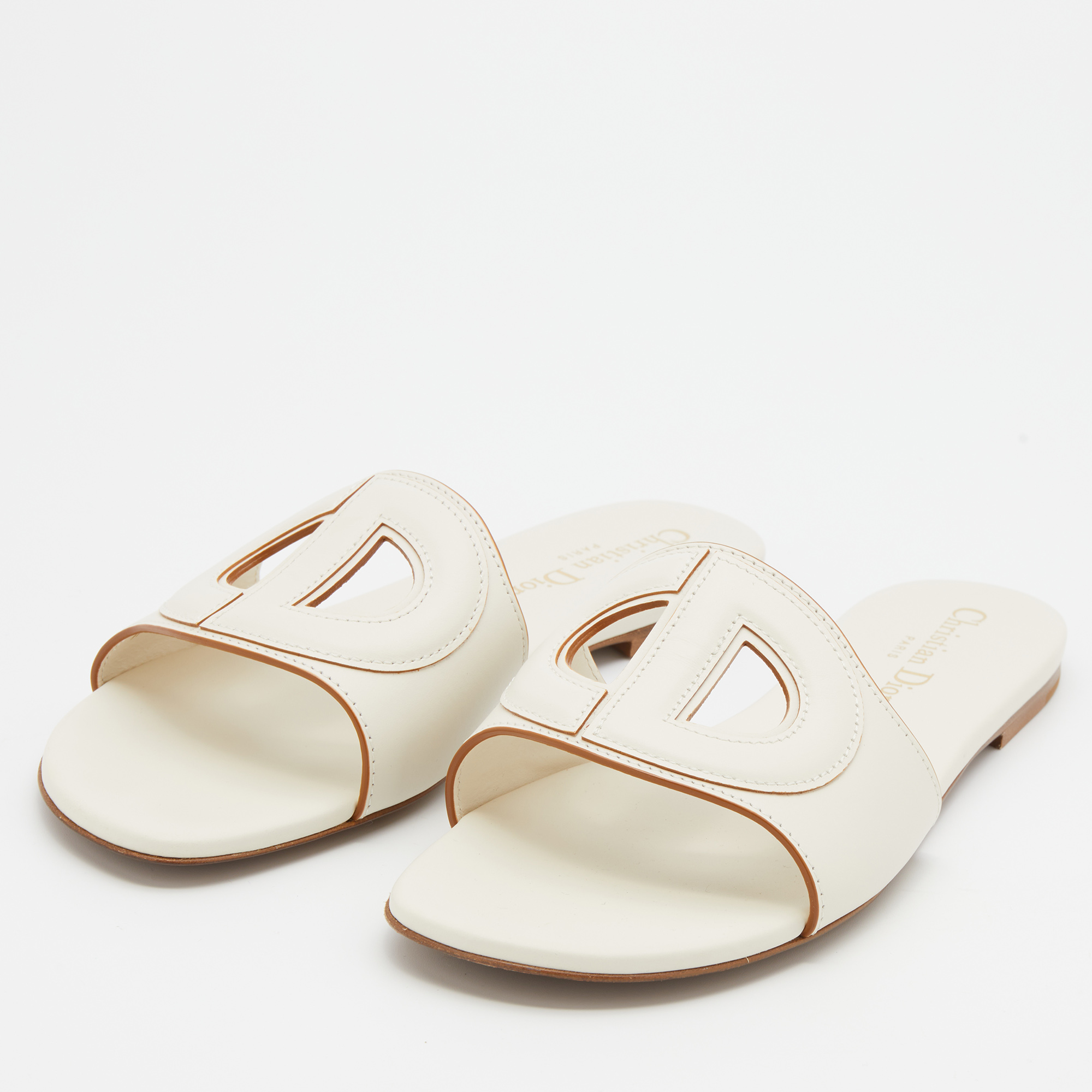 

Dior White Leather D Club Flat Sandals Size