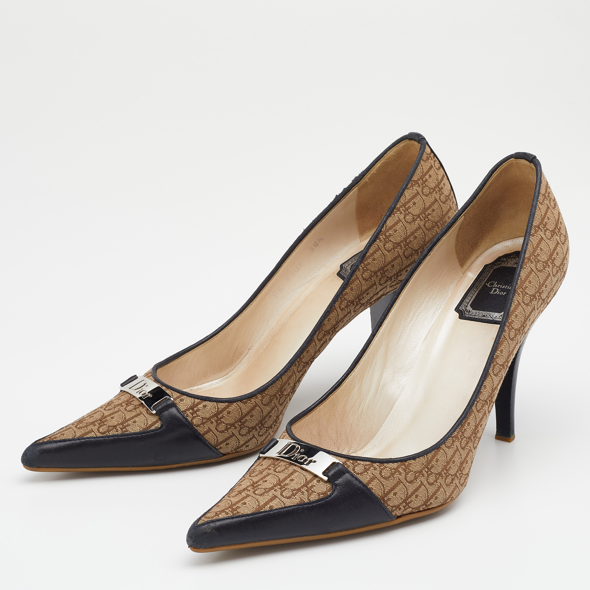 

Dior Beige/Navy Blue Oblique Canvas And Leather Pointed Toe Pumps Size