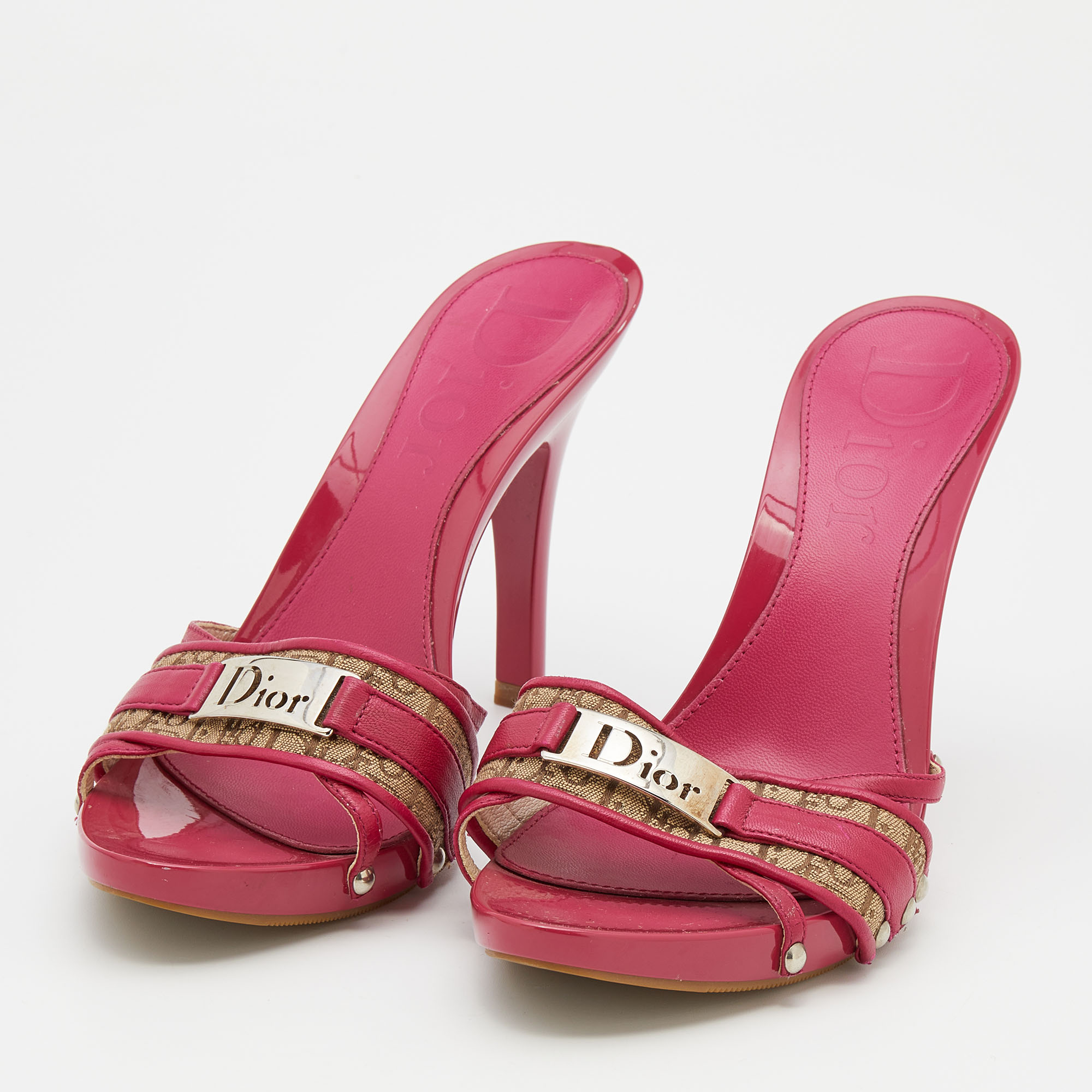 

Dior Pink/Beige Leather And Canvas Mules Sandals Size