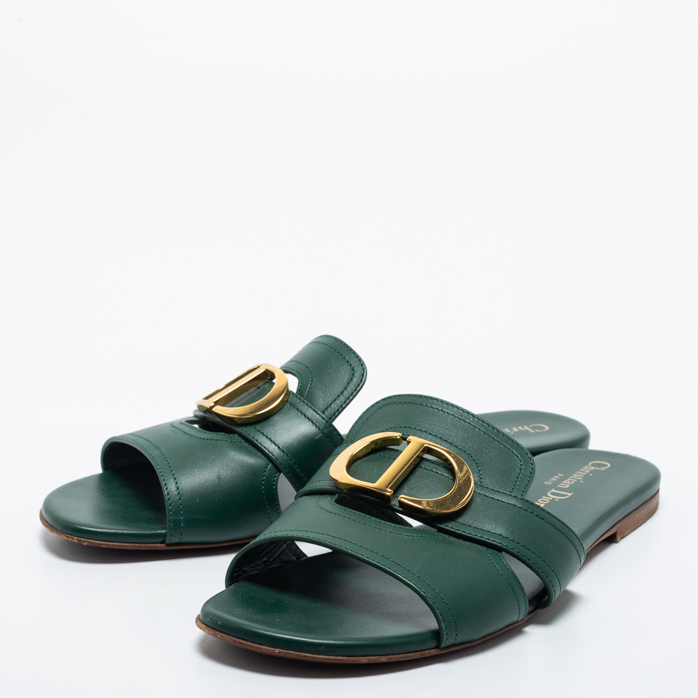 

Dior Green Leather 30 Montaigne Flat Slides Size