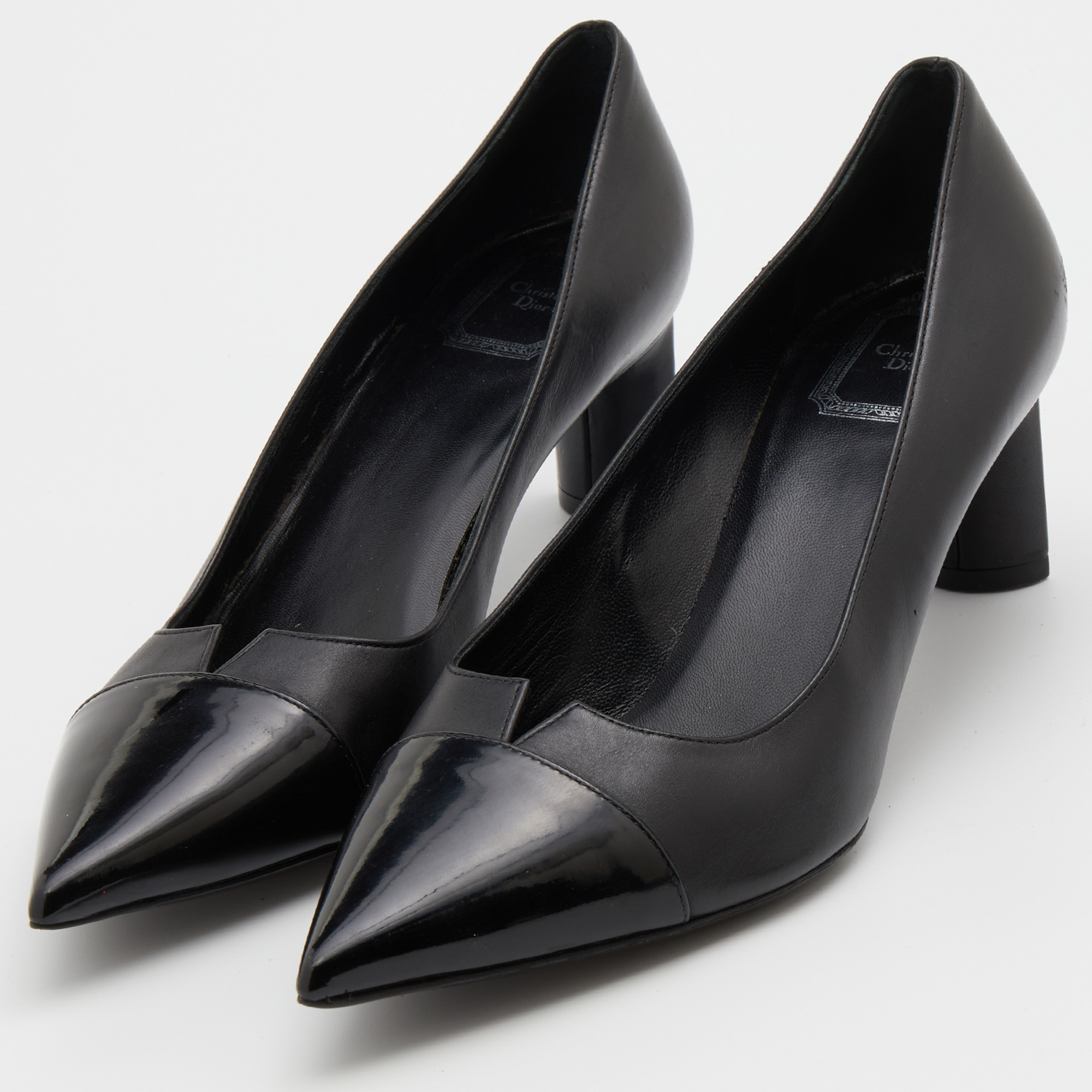 

Dior Black Patent and Leather V Cut Pointed Cap Toe Pumps Size