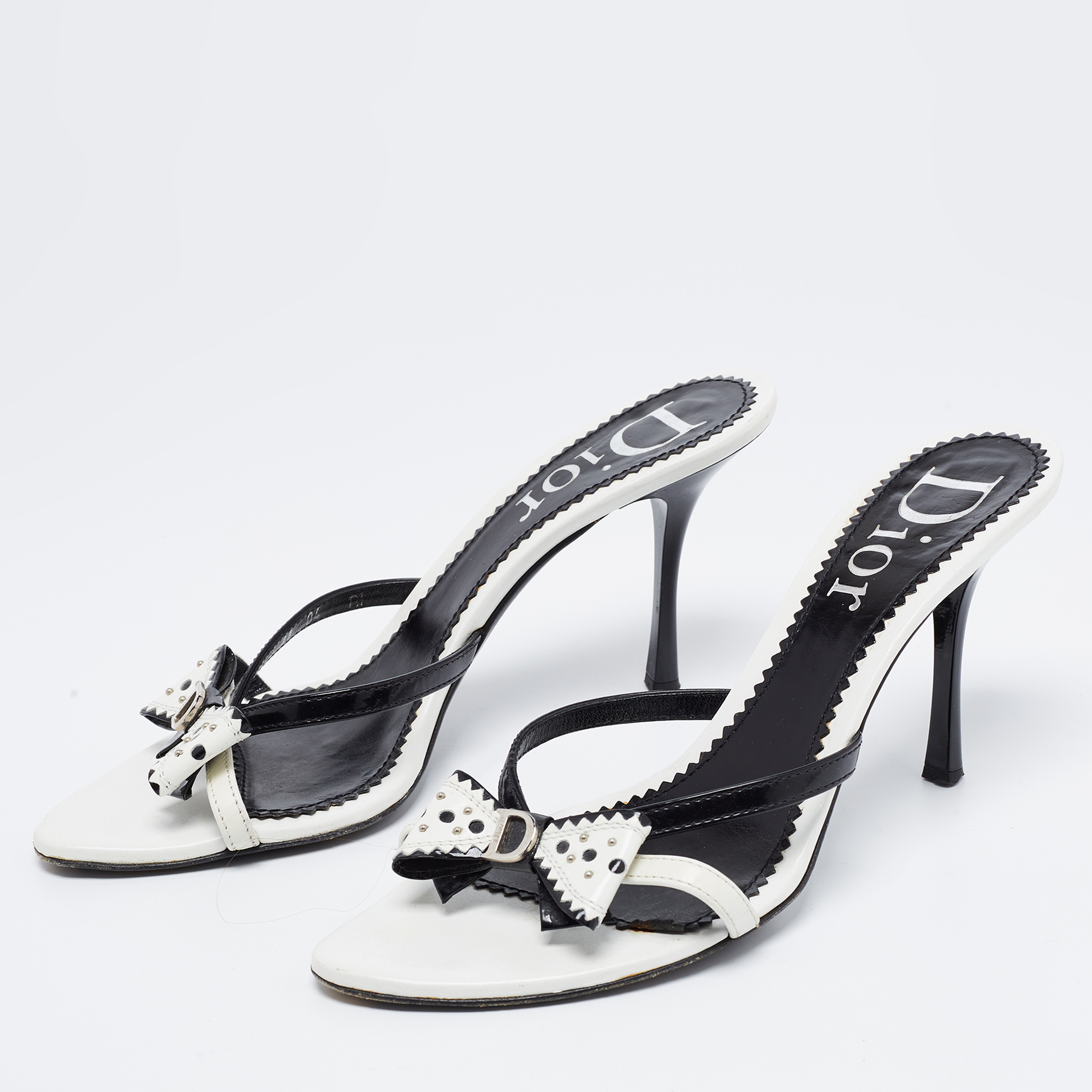 

Dior White/Black Leather And Patent Studded Logo Bow Slides Size