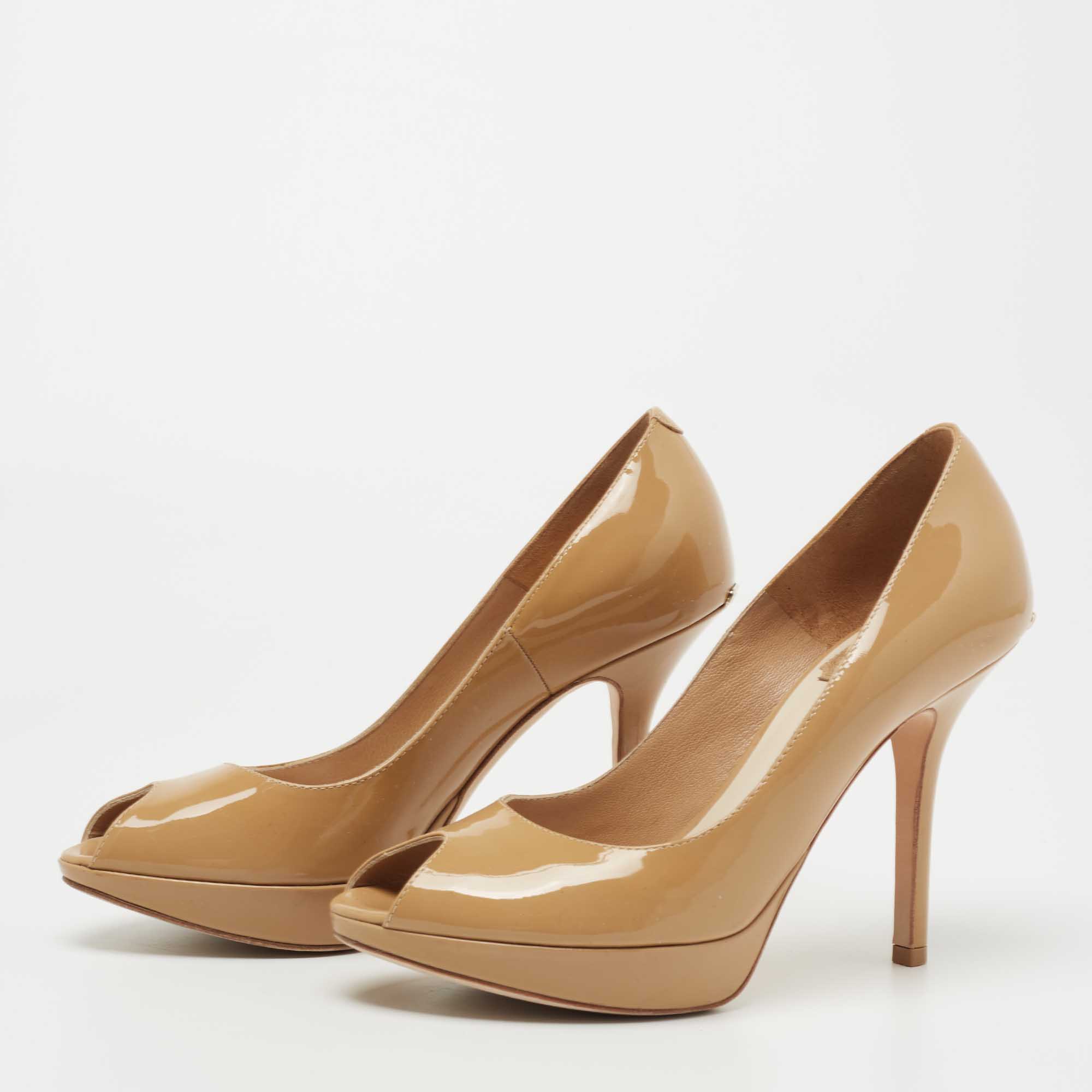 

Dior Beige Patent Leather Miss Dior Pumps Size