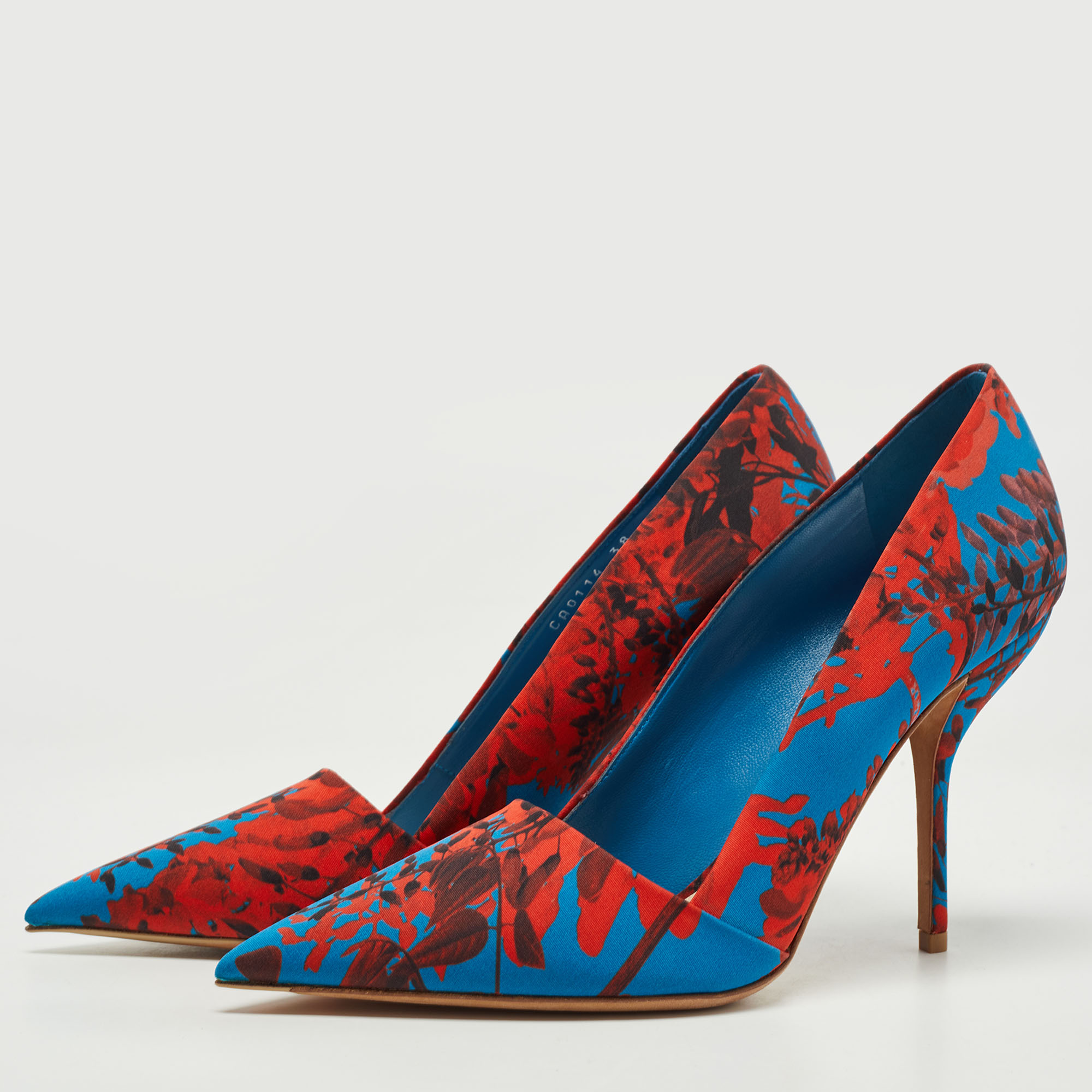 

Dior Blue Floral Printed Fabric Pointed Toe Pumps Size