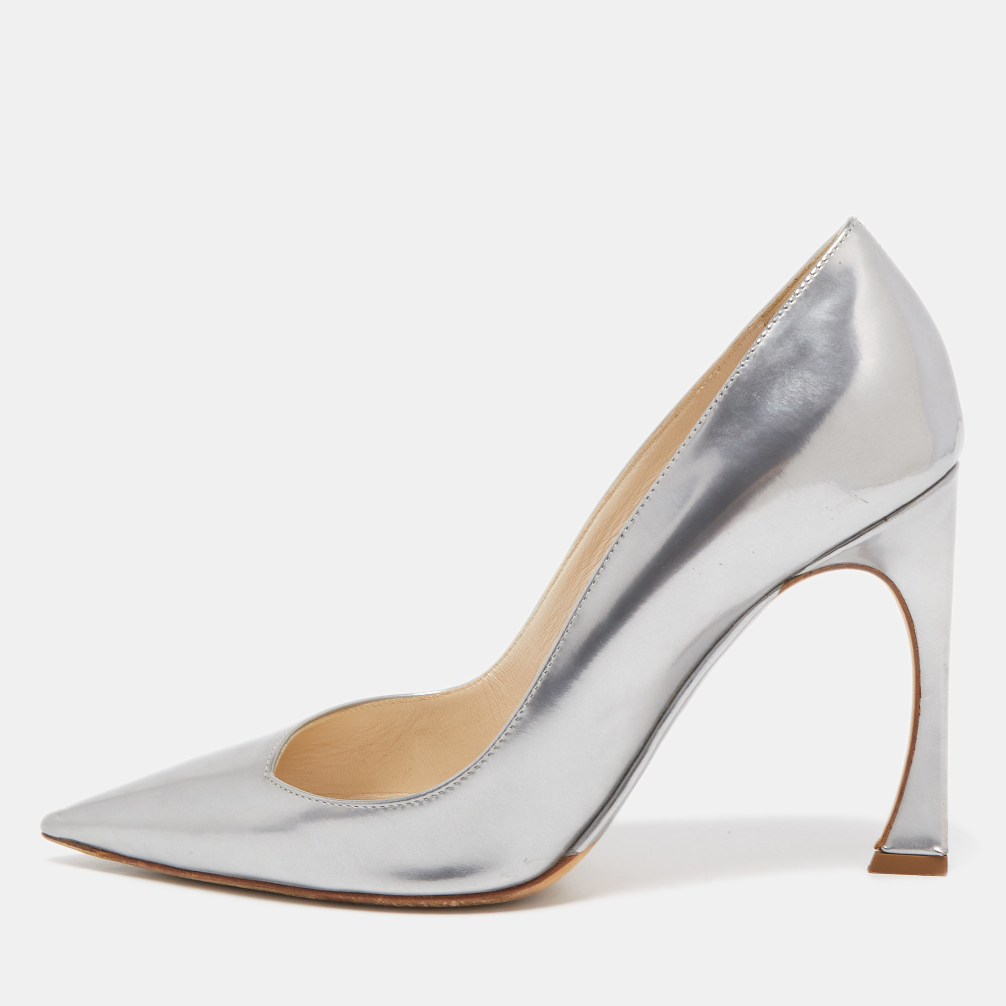 Click to view more detailed imagery on our partner's website Pre-owned Dior Silver Leather Songe Pumps Size 37