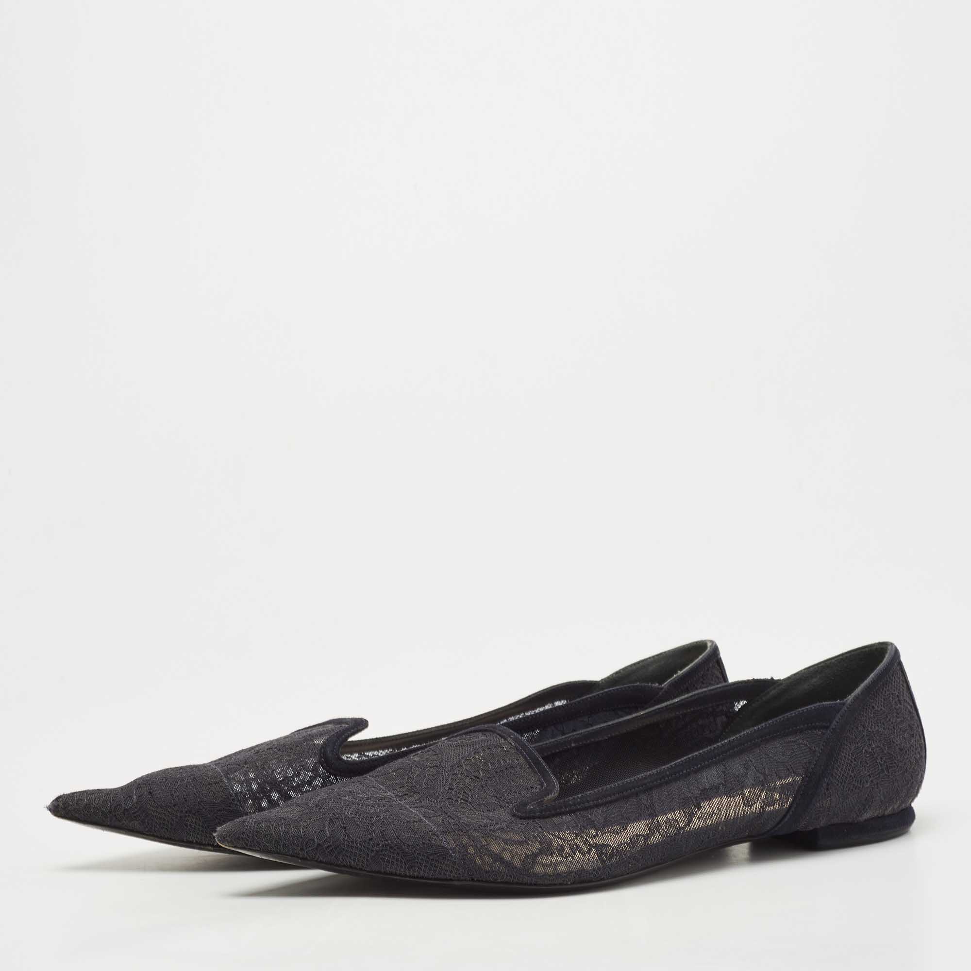 

Dior Navy Blue Lace and Suede Pointed Toe Ballet Flats Size