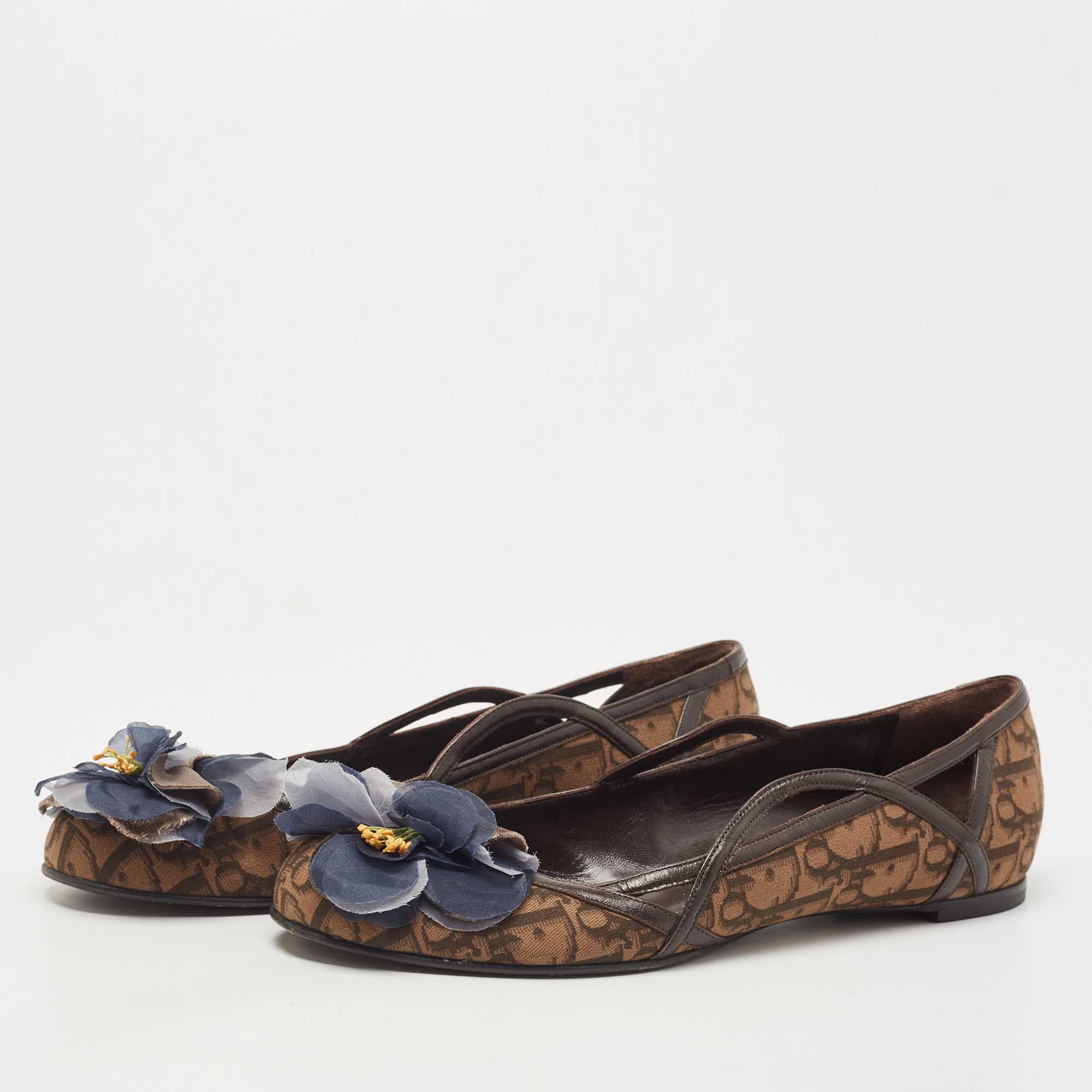

Dior Brown Diorissimo Canvas and Leather Bow Ballet Flats Size