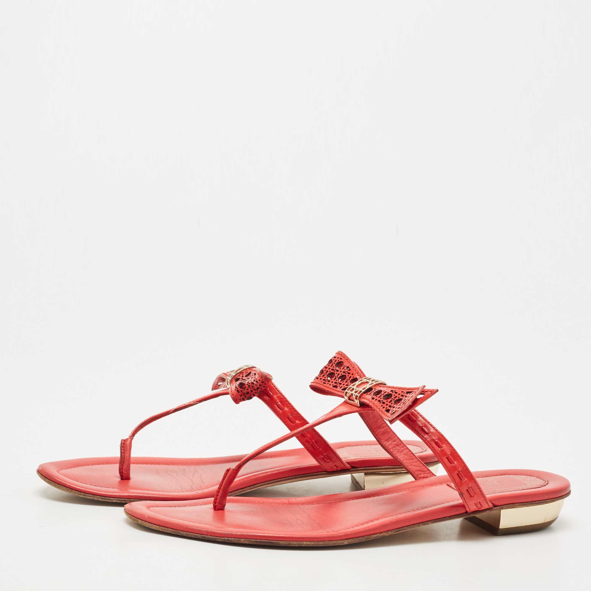 

Dior Coral Red Leather Cannage Bow Thong Flats Size