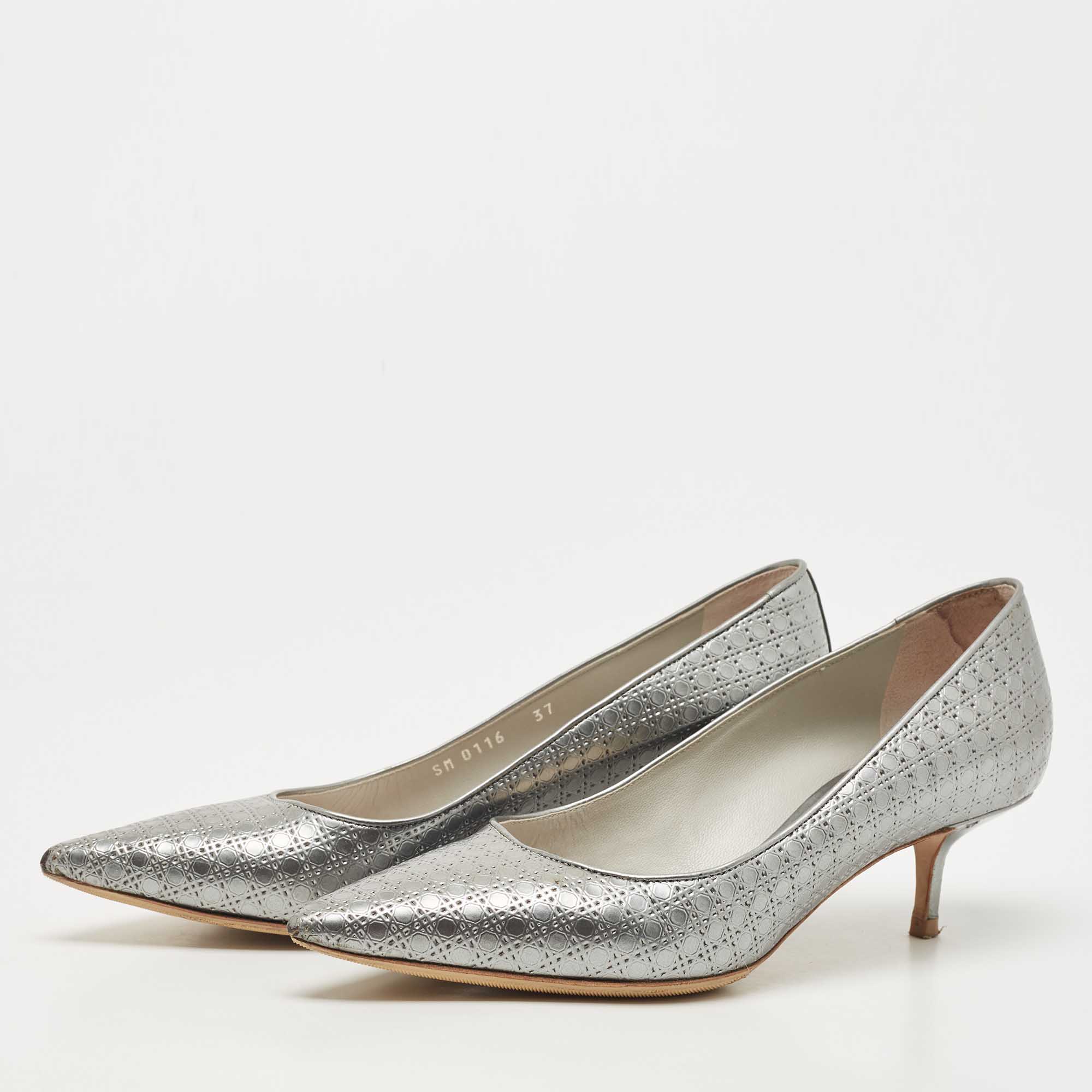 

Dior Metallic Silver Cannage Leather Cherie Pointed Toe Pumps Size
