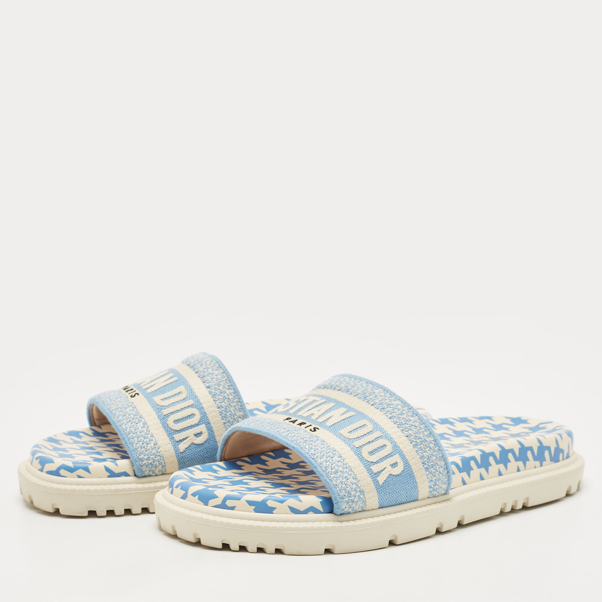 

Dior Blue/White Canvas Dway Flat Slides Size