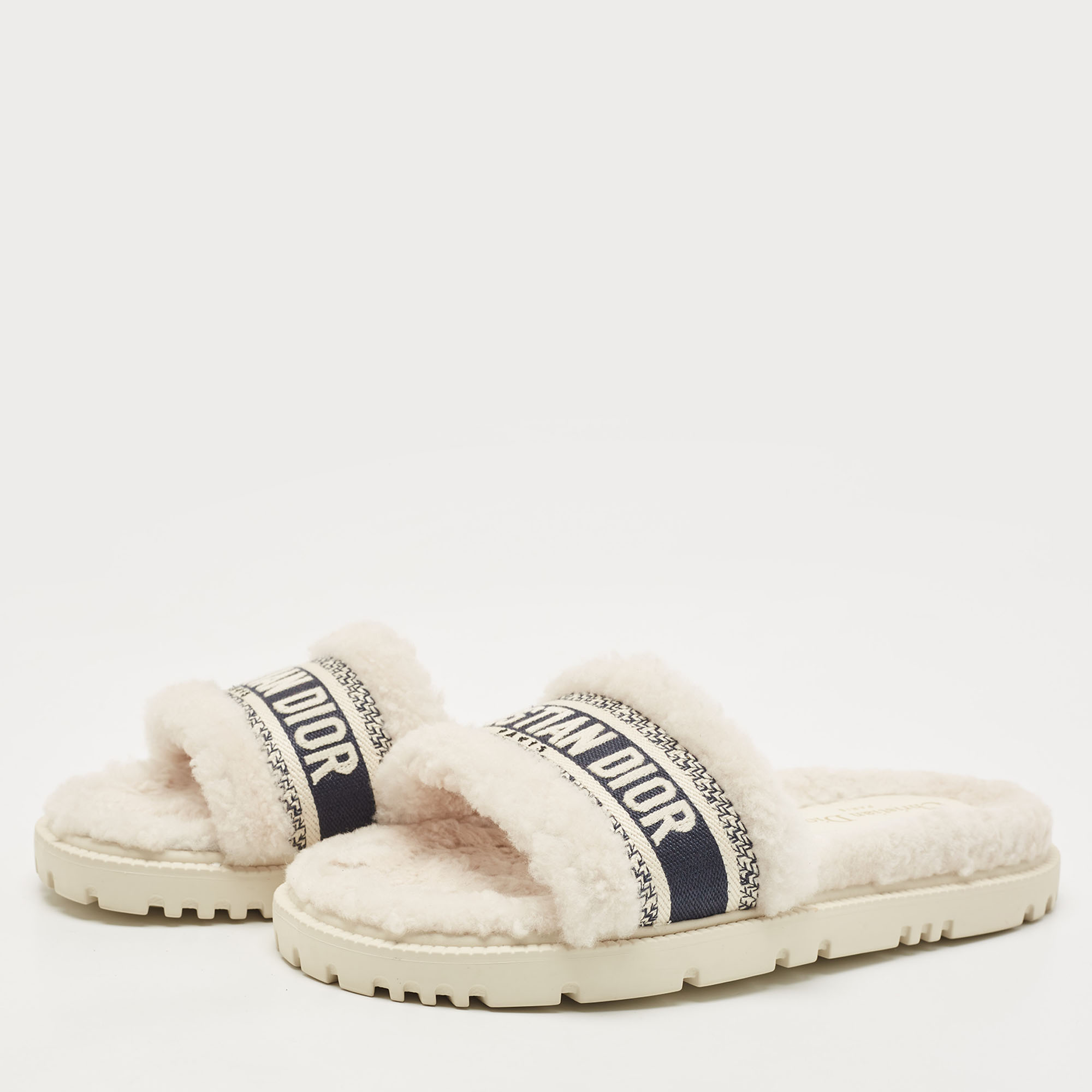 

Dior White/Navy Blue Shearling Fur and Logo Canvas Dway Flat Slides Size
