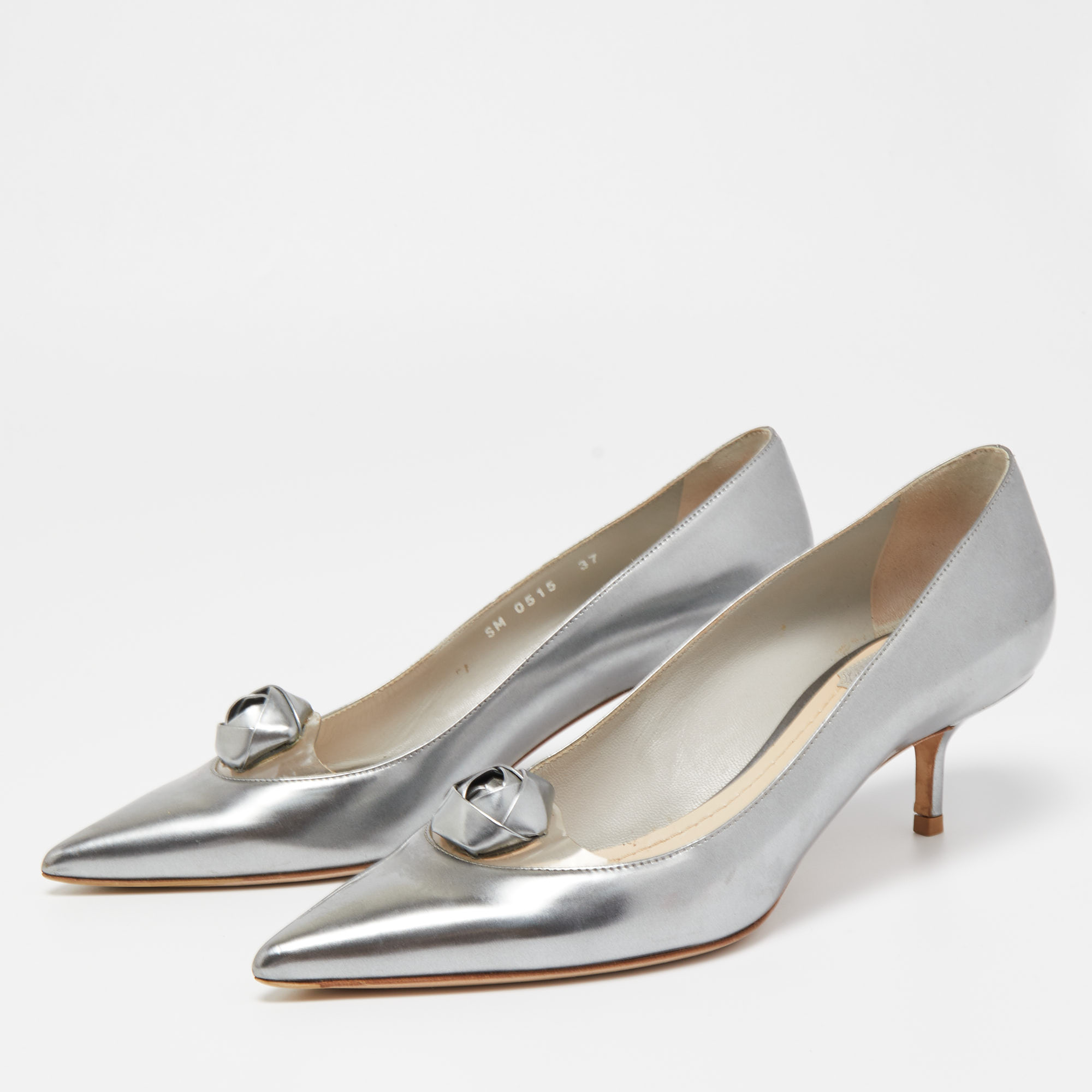 

Dior Silver Leather Pointed Toe Pumps Size