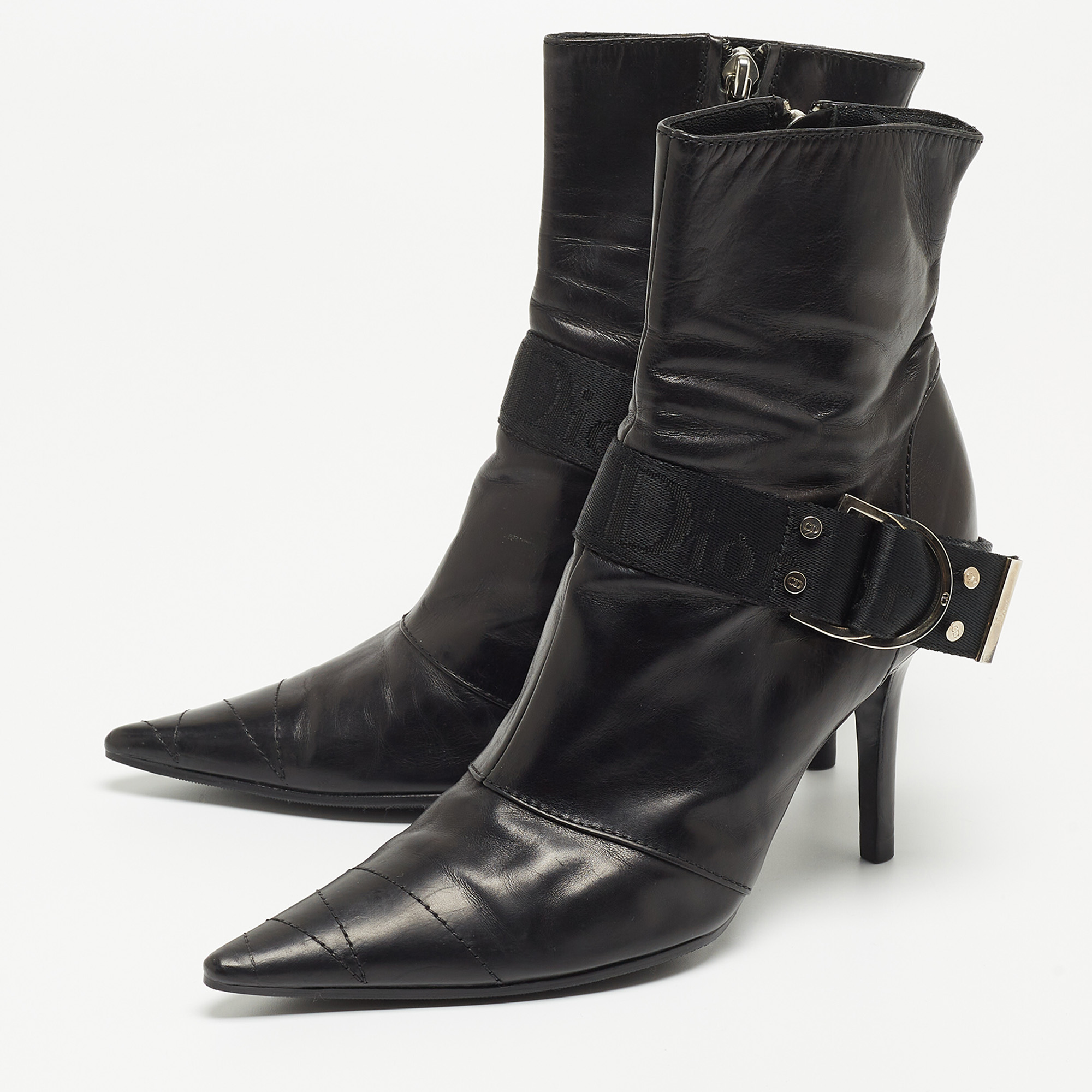 

Dior Black Leather Pointed Toe Ankle Boots Size