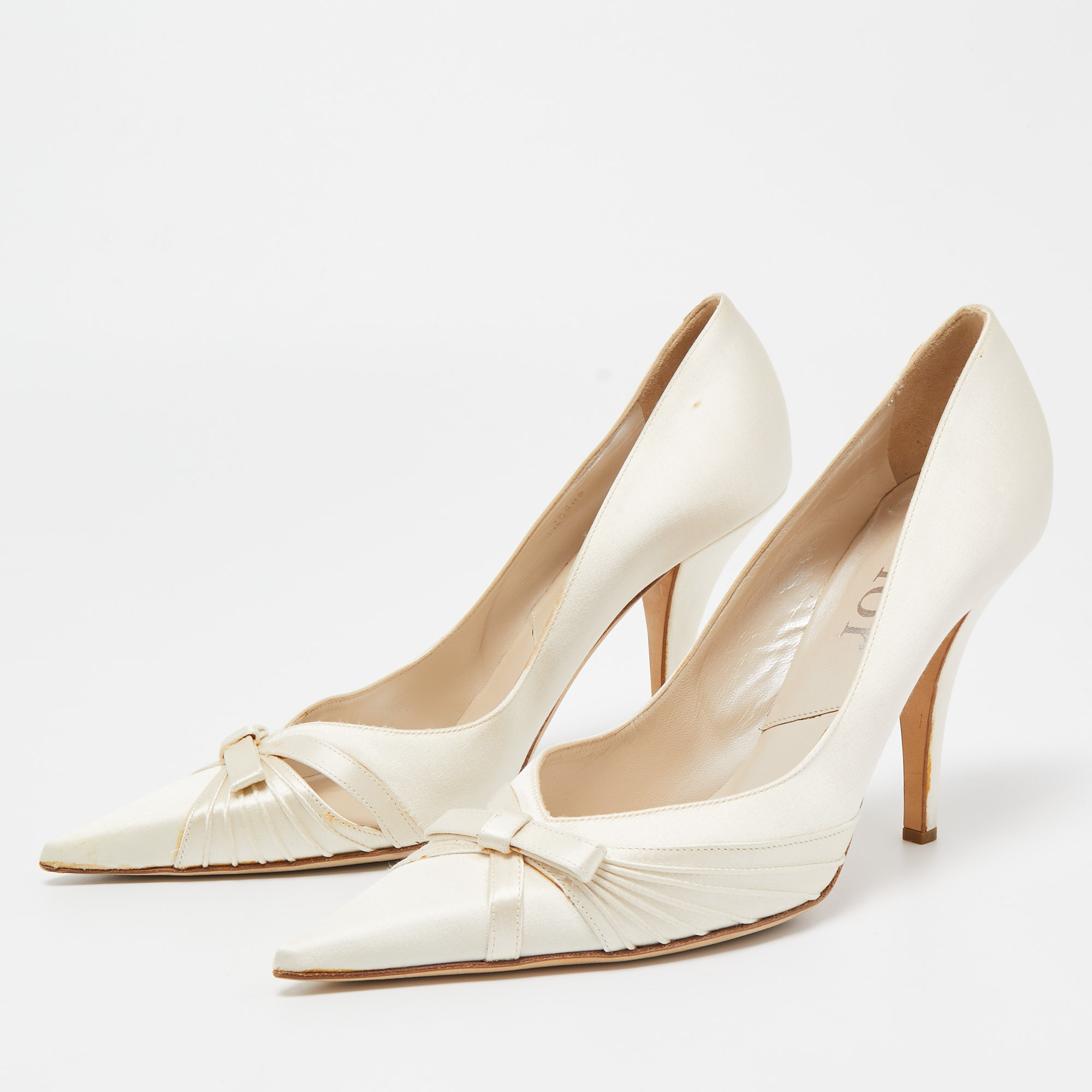 

Dior Off White Satin Bow Pointed Toe Pumps Size