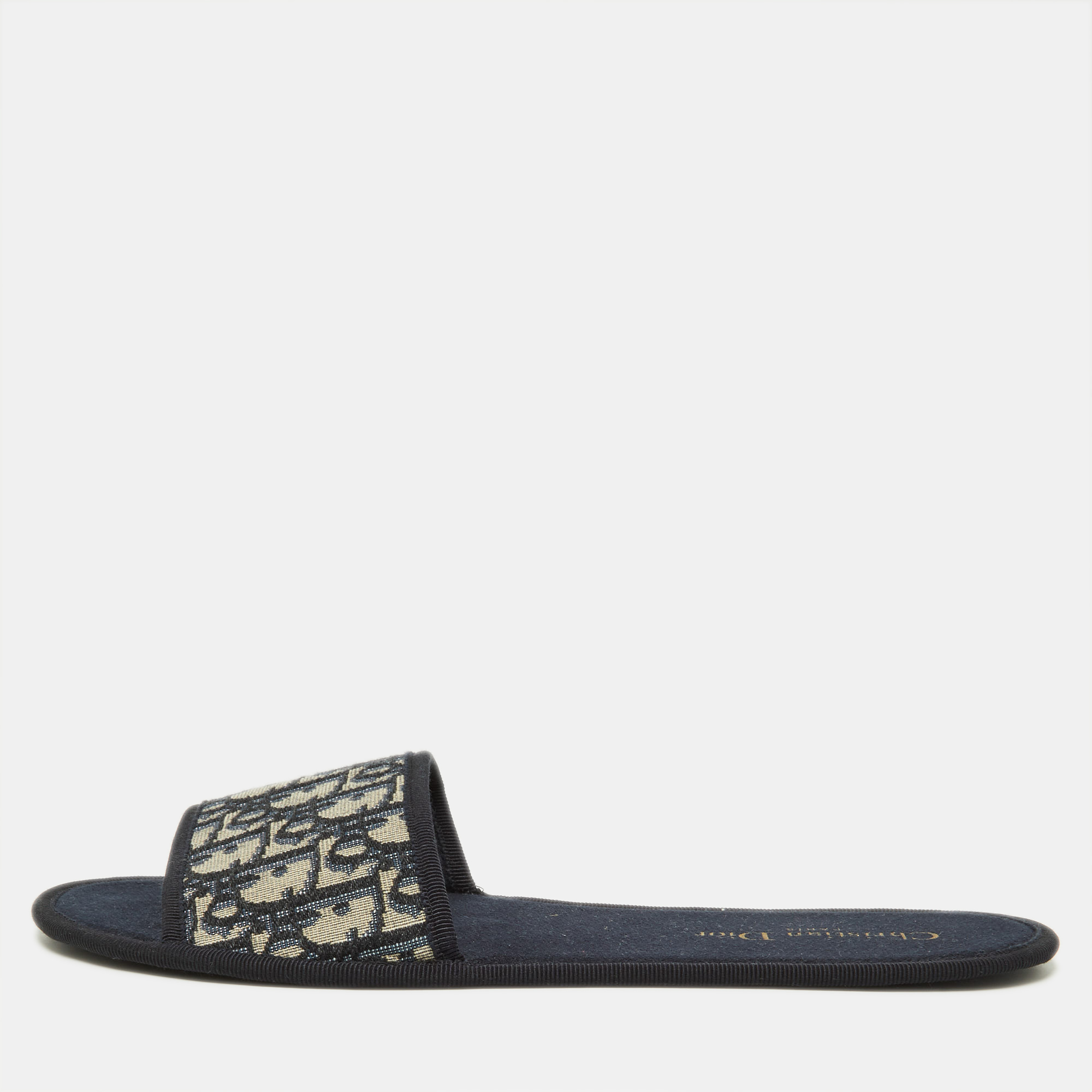 Click to view more detailed imagery on our partner's website Pre-owned Dior Blue/beige Fabric Oblique Chez Moi Flat Slide Sandals 41