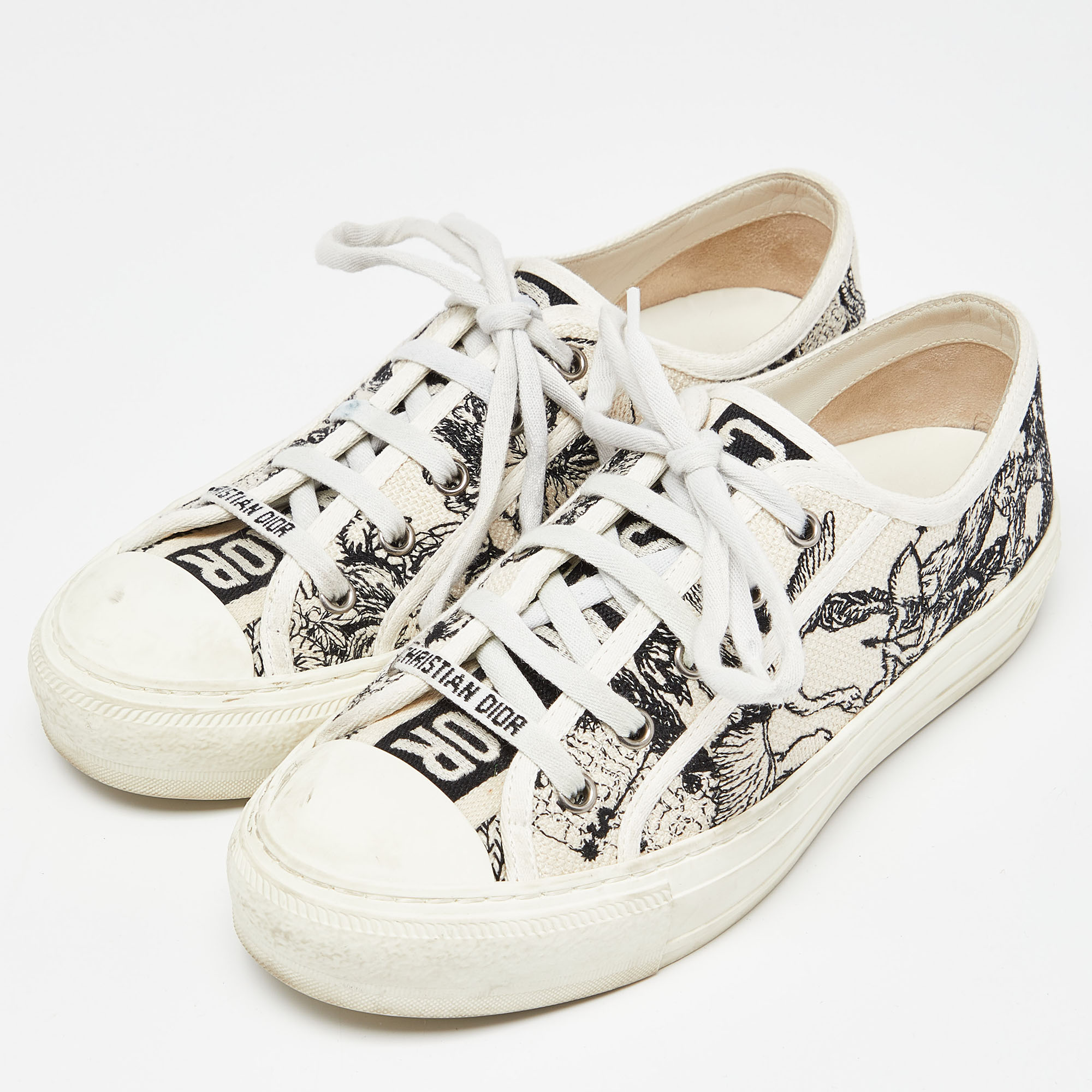 

Dior White/Black Canvas Walk'n'Dior Sneakers Size