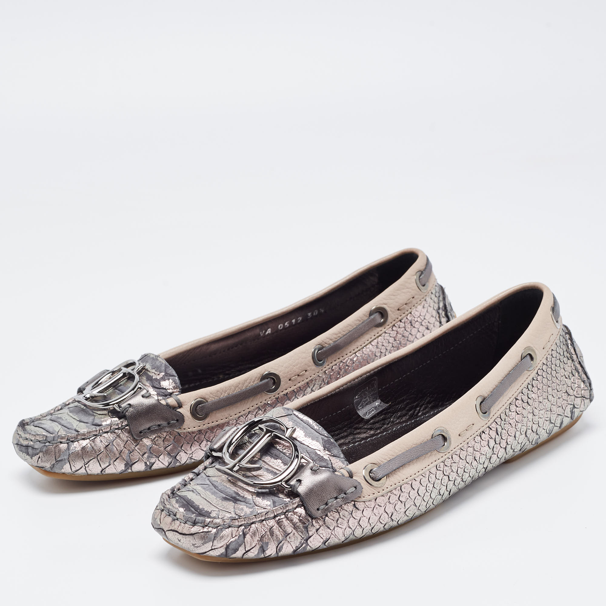 

Dior Metallic Grey/Pink Python Embossed Leather CD Slip Loafers