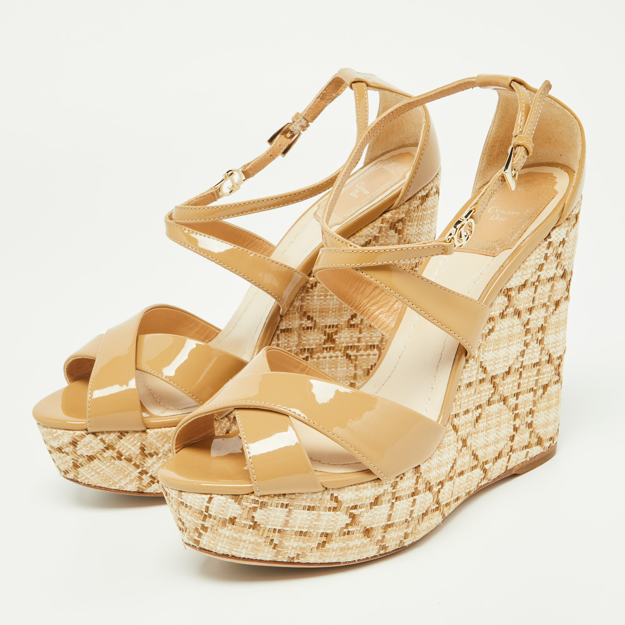 

Dior Beige Patent Leather Wedge Ankle Strap Sandals Size