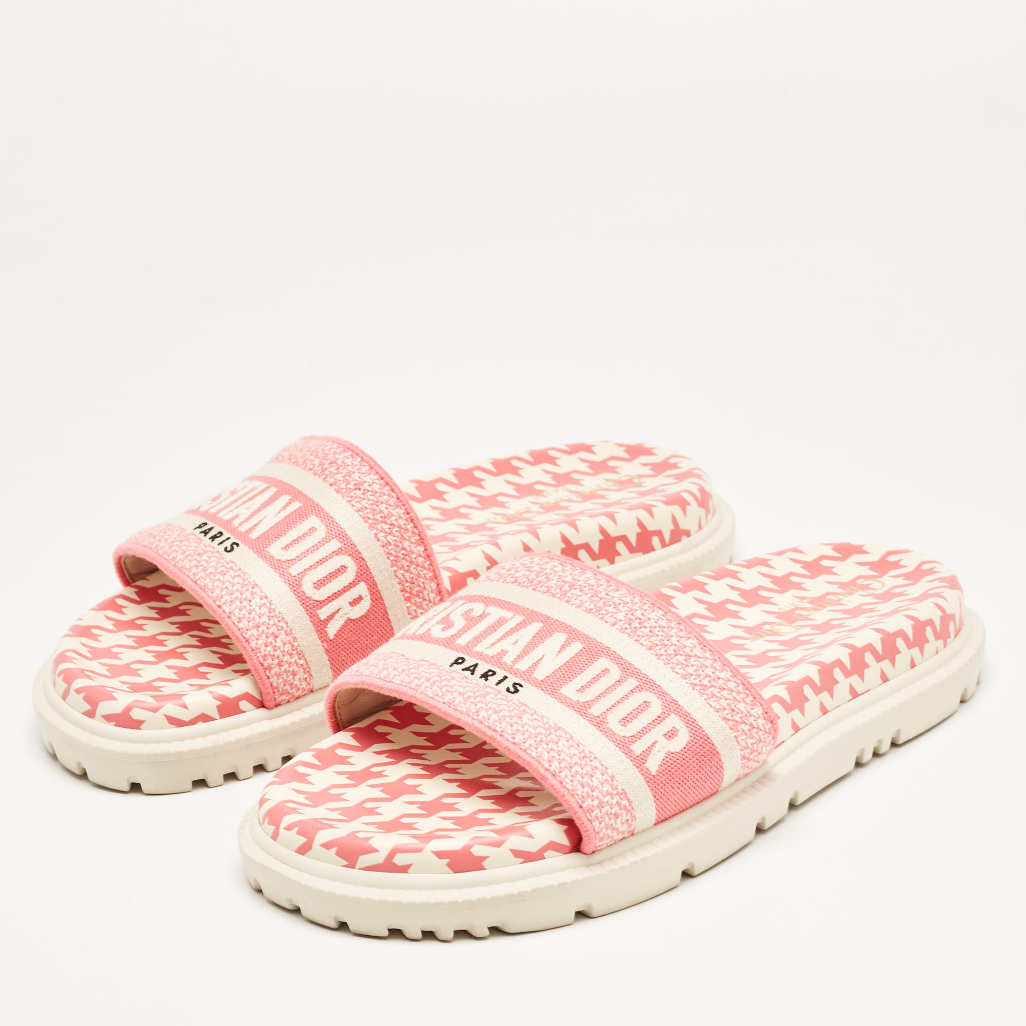 

Dior Pink/White Logo Embroidered Canvas Houndstooth Dway Slides Size