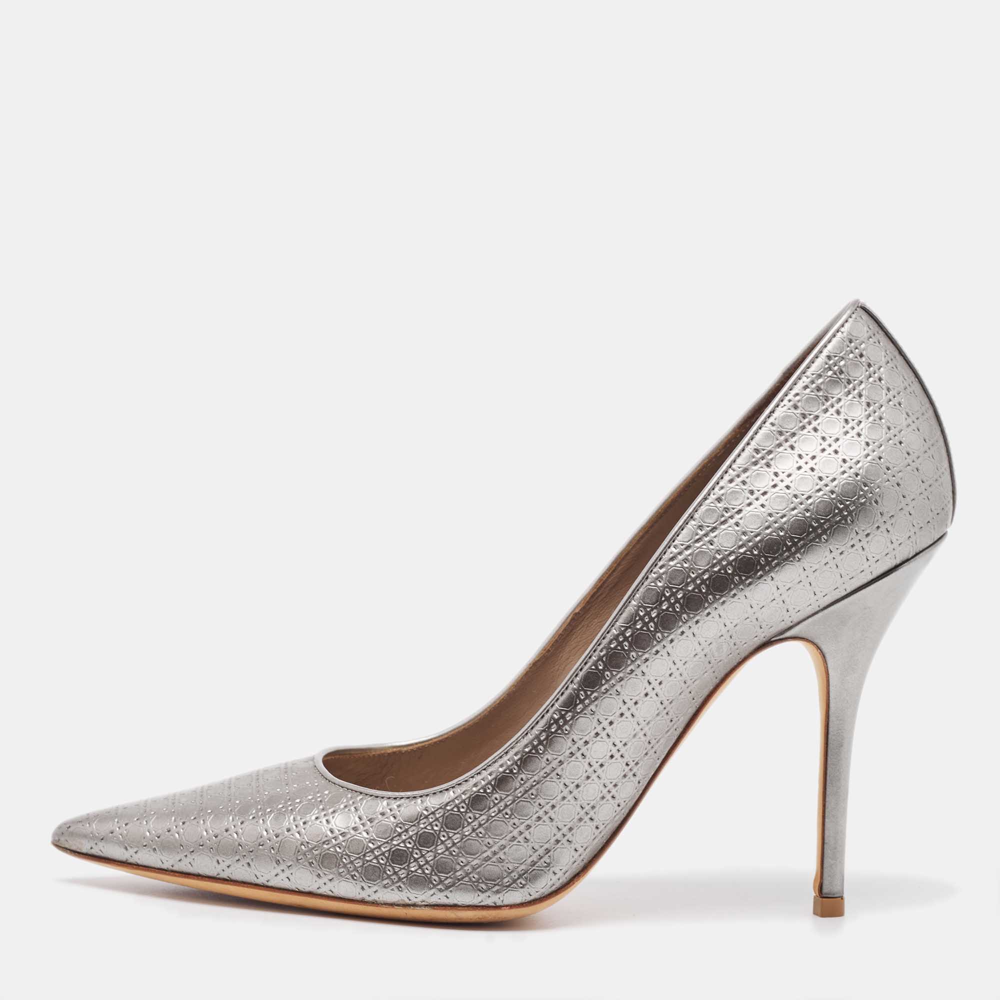 

Dior Metallic Grey Micro Cannage Patent Leather Cherie Pointed Toe Pumps Size, Silver