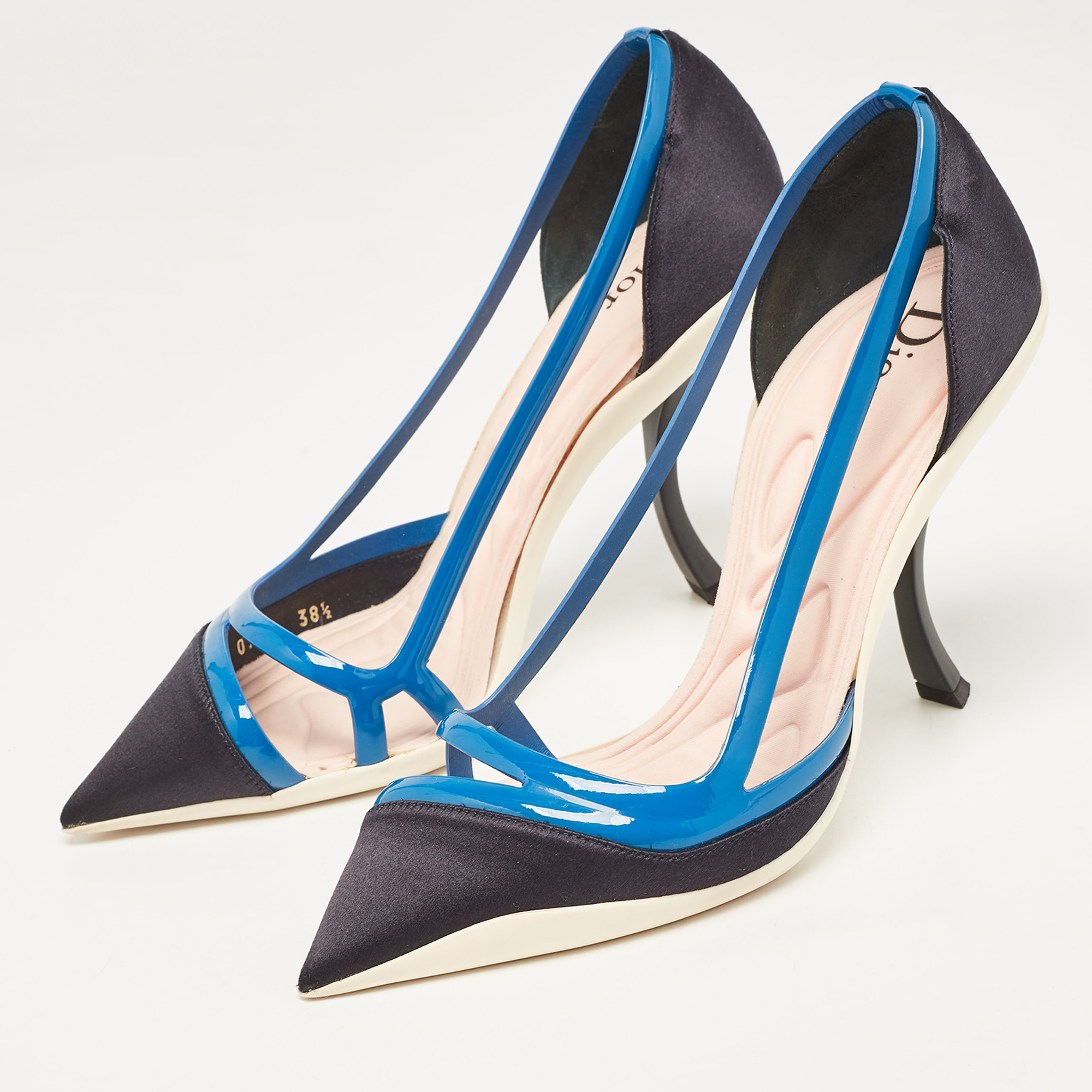 

Dior Two Tone Blue Satin and Patent Leather Pointed Toe Curved Heel Pumps Size