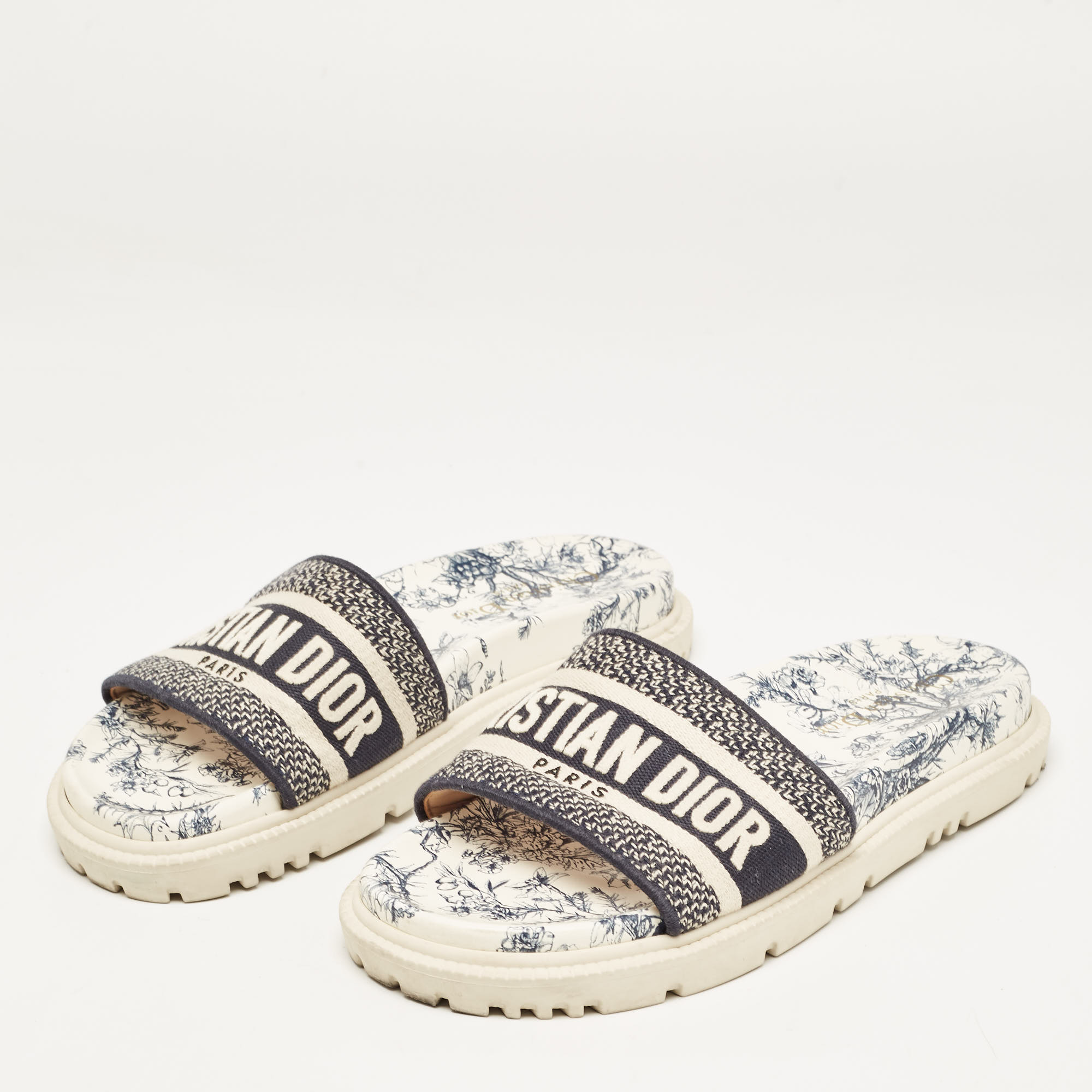 

Dior Navy Blue/White Logo Embroidered Canvas Toile De Jouy Dway Slides Size