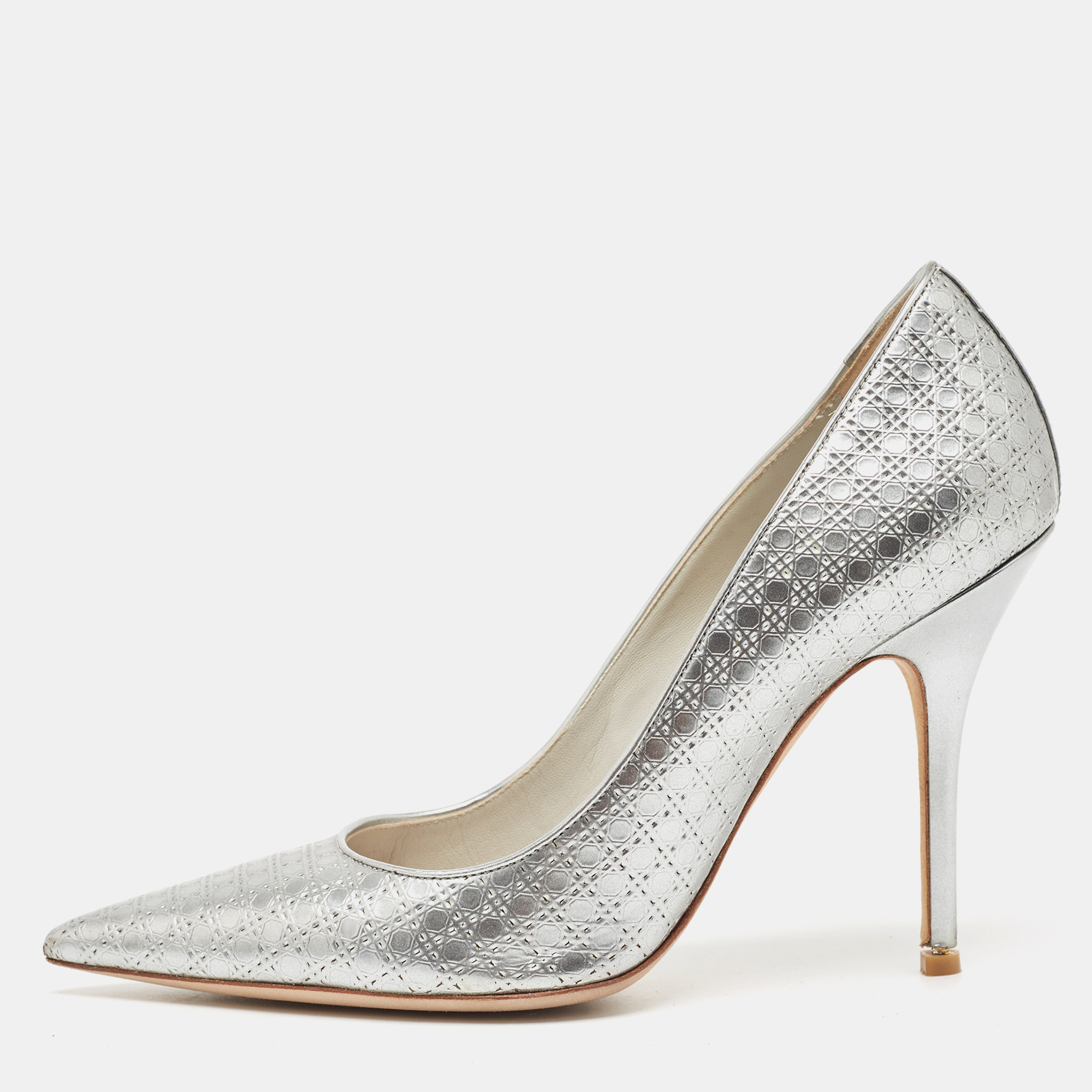 

Dior Silver Micro Cannage Patent Cherie Pointed Toe Pumps Size