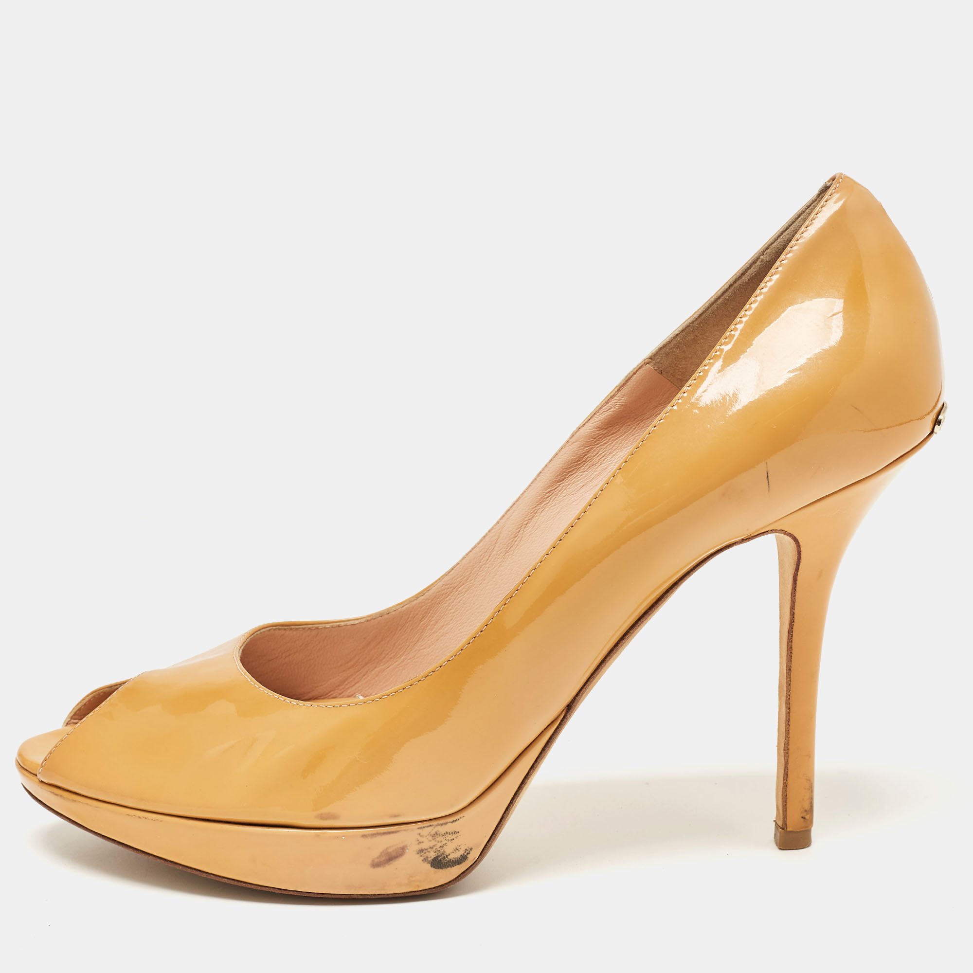 

Dior Mustard Patent Leather Miss Dior Pumps Size, Yellow