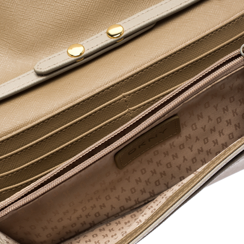 

DKNY Beige Leather Wallet On Chain