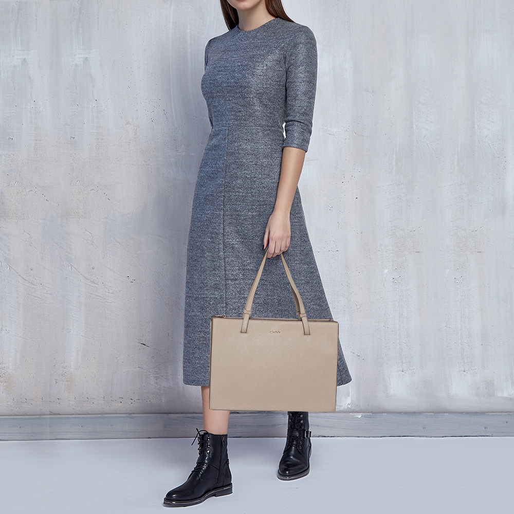 

DKNY Beige Leather Top Zip Tote