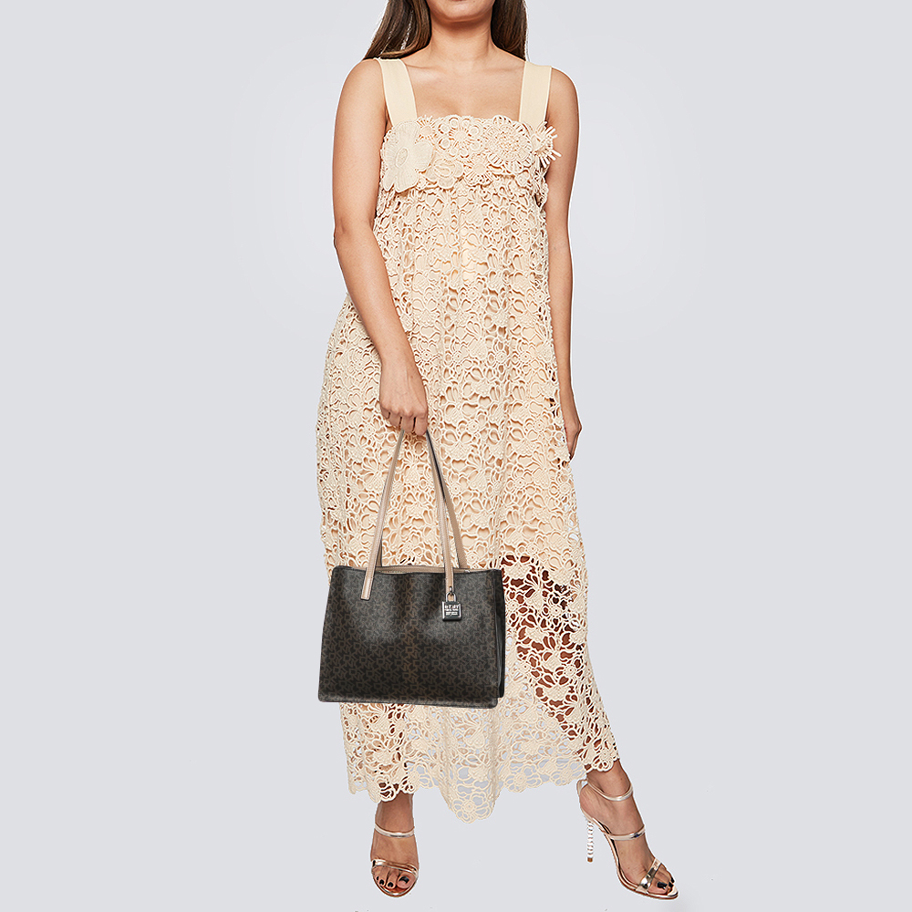 

DKNY Brown/Beige Signature Coated Canvas and Leather Tote
