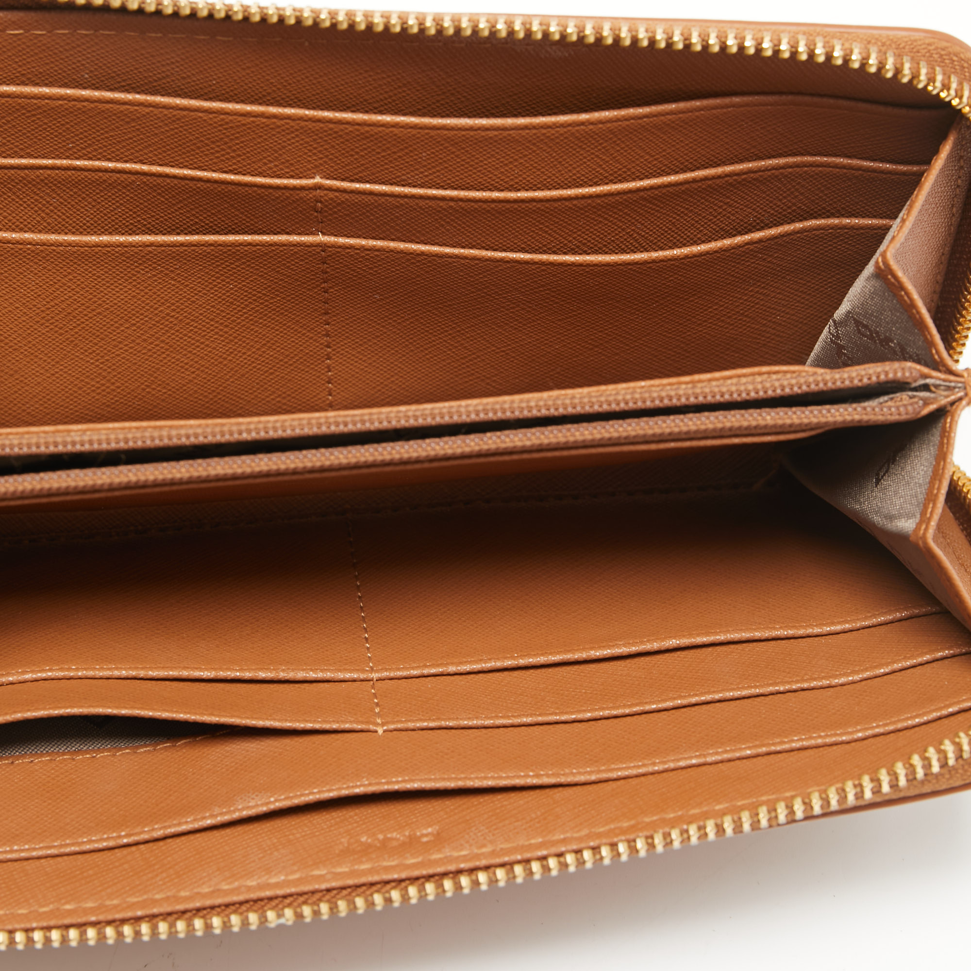 

DKNY Brown Leather Zip Around Wallet