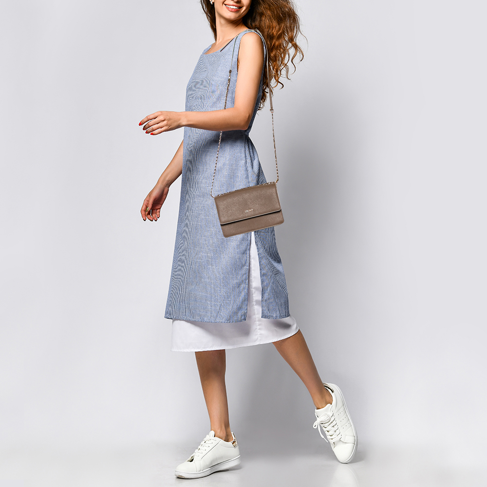 

DKNY Beige Leather Flap Chain Shoulder Bag