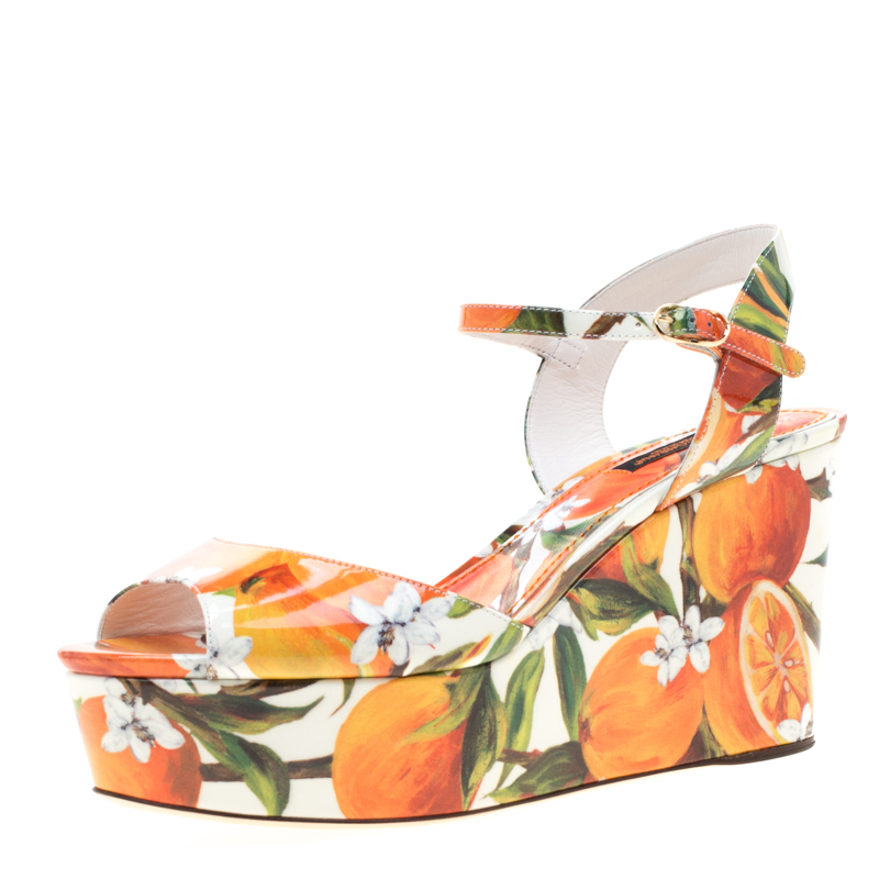 مملوكة مسبقًا Dolce and Gabbana Orange Print Patent Leather Ankle Strap Platform Wedge Sandals Size 38
