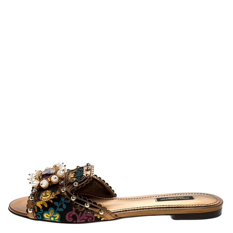 

Dolce & Gabbana Multicolor Floral Brocade Fabric And Patent Leather Trim Faux Pearl Embellished Flat Slides Size