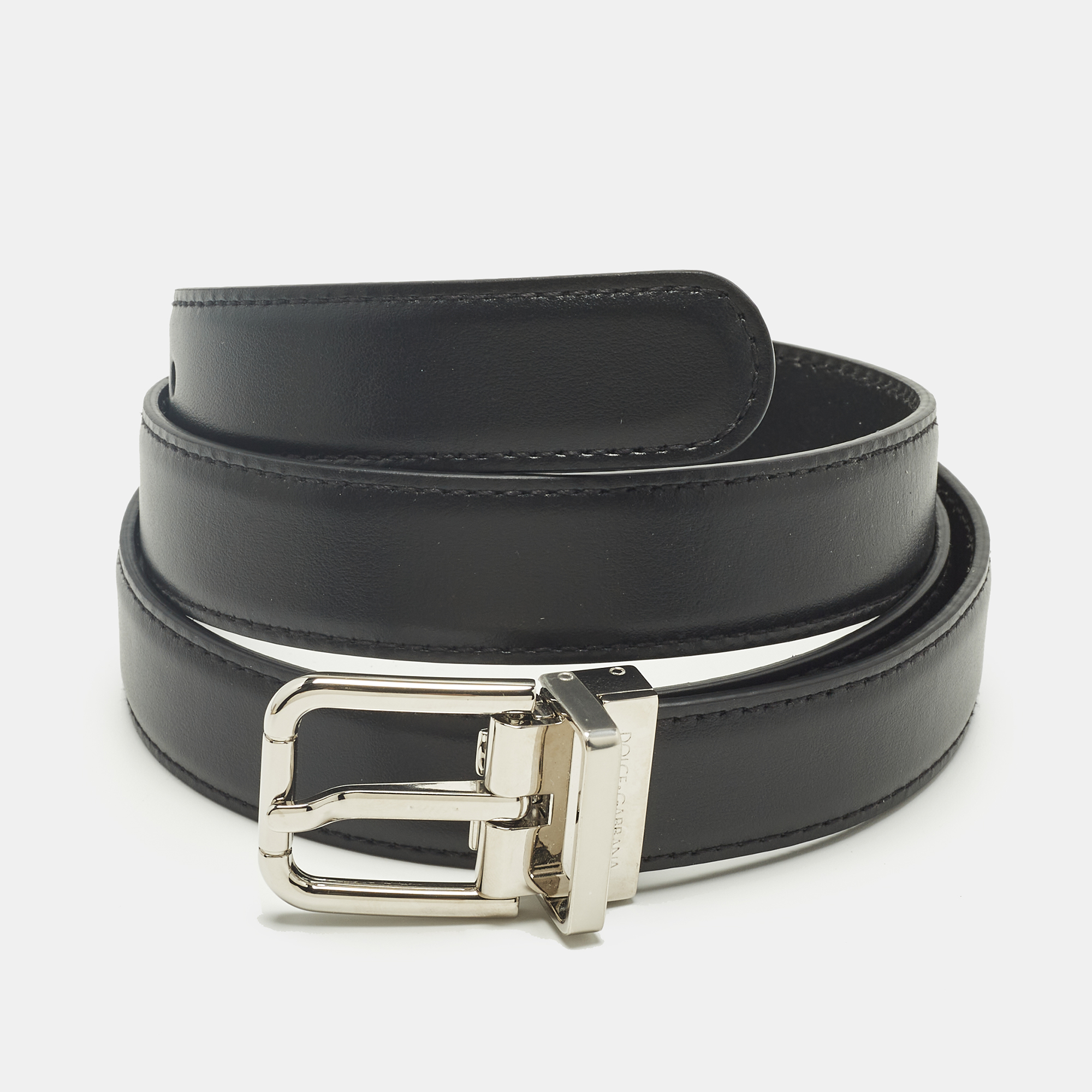 Click to view more detailed imagery on our partner's website Pre-owned Dolce & Gabbana Black Leather Cut To Size Buckle Belt
