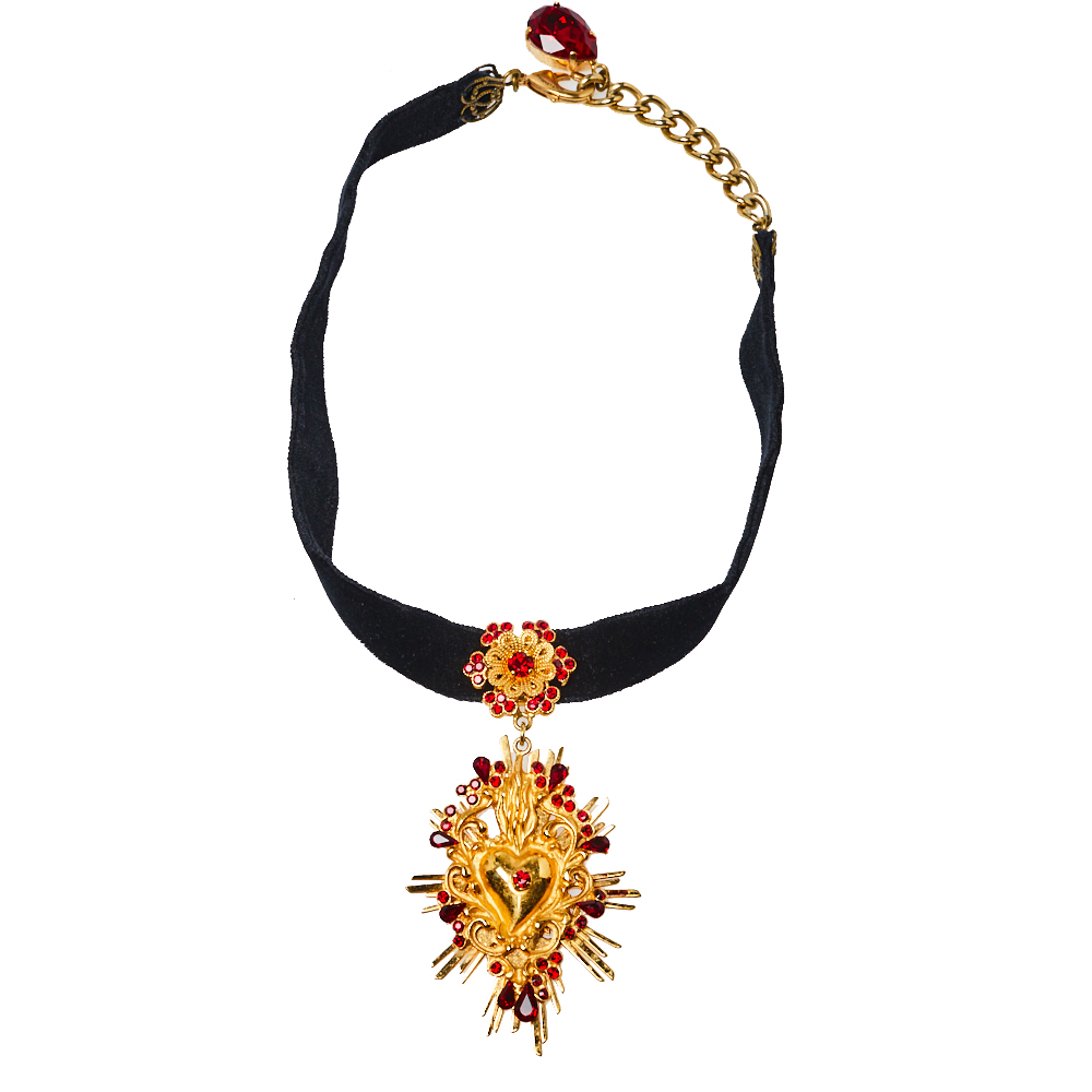 Click to view more detailed imagery on our partner's website Pre-owned Dolce & Gabbana Black Velvet Band Crystal Heart Pendant Choker