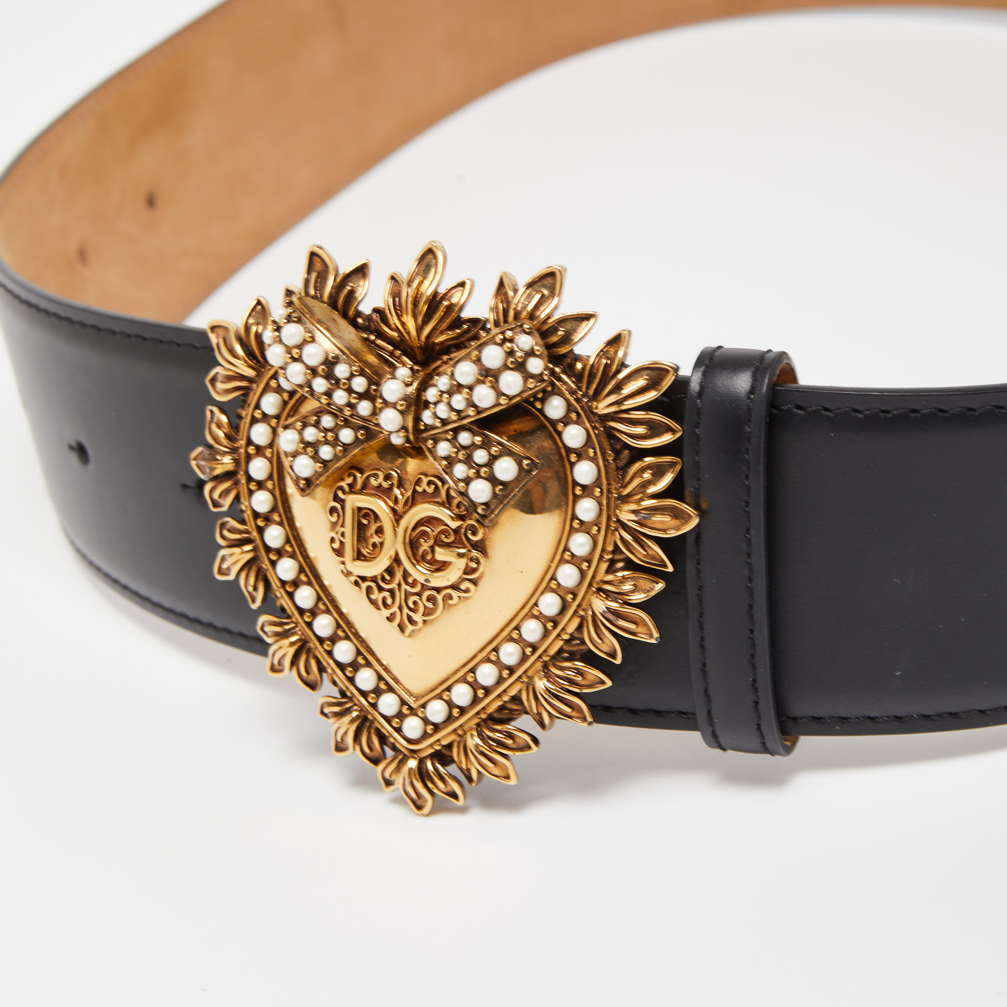

Dolce & Gabbana Black Leather Devotion Heart Buckle Belt