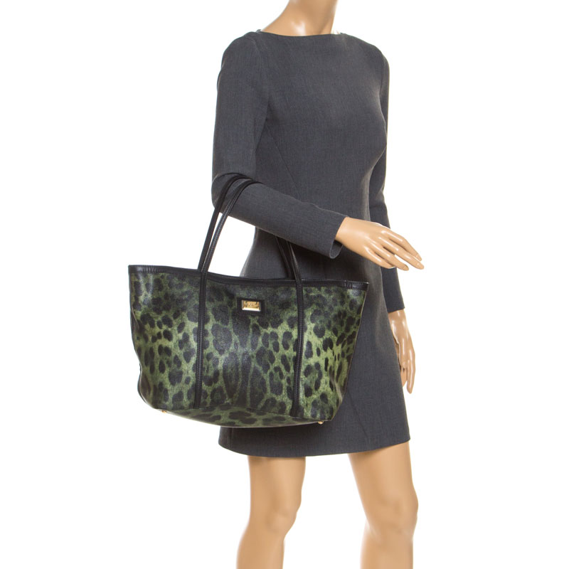 

Dolce and Gabbana Green/Black Leopard Print Coated Canvas Tote