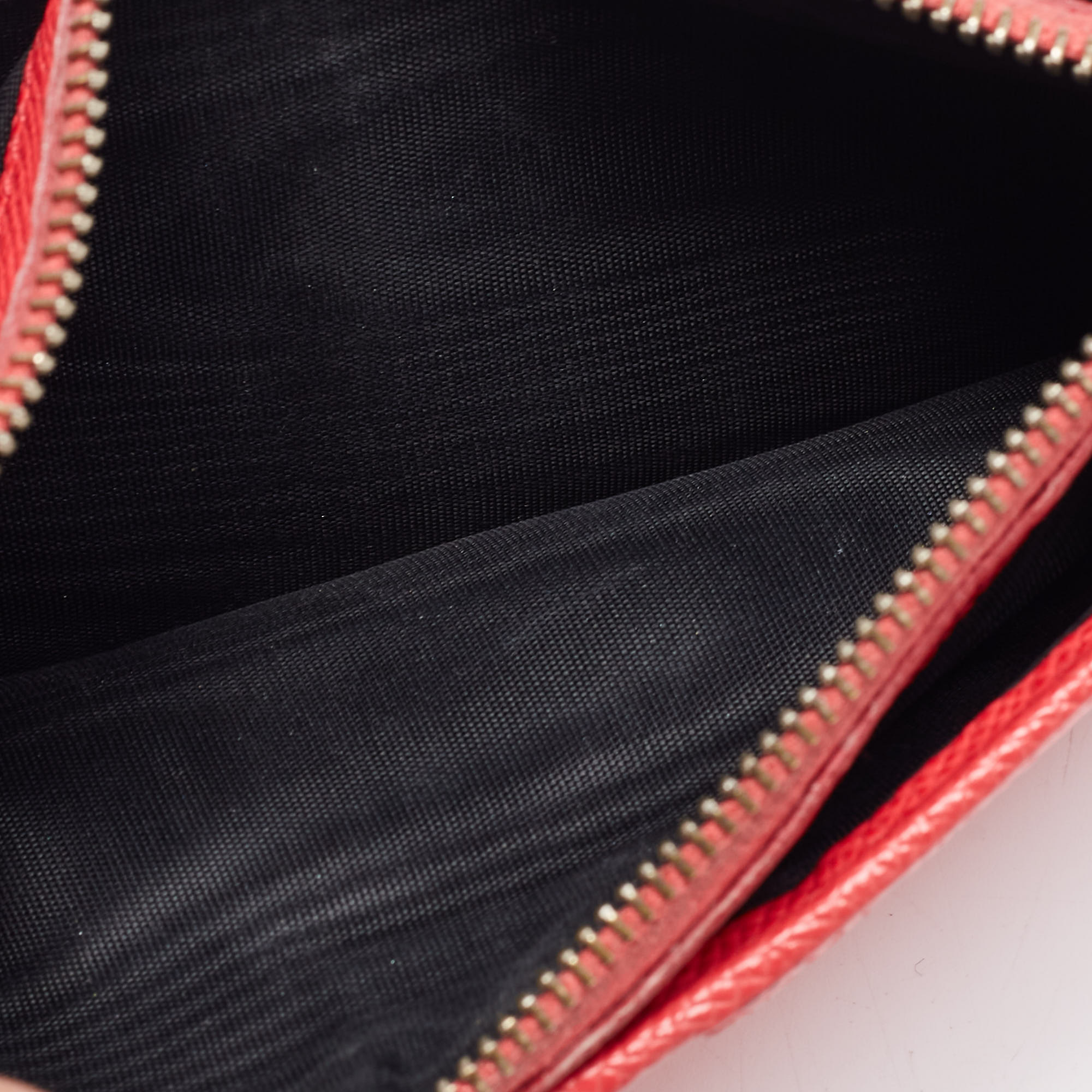 

Dolce and Gabbana Coral Red Leather Long Zip Card Holder