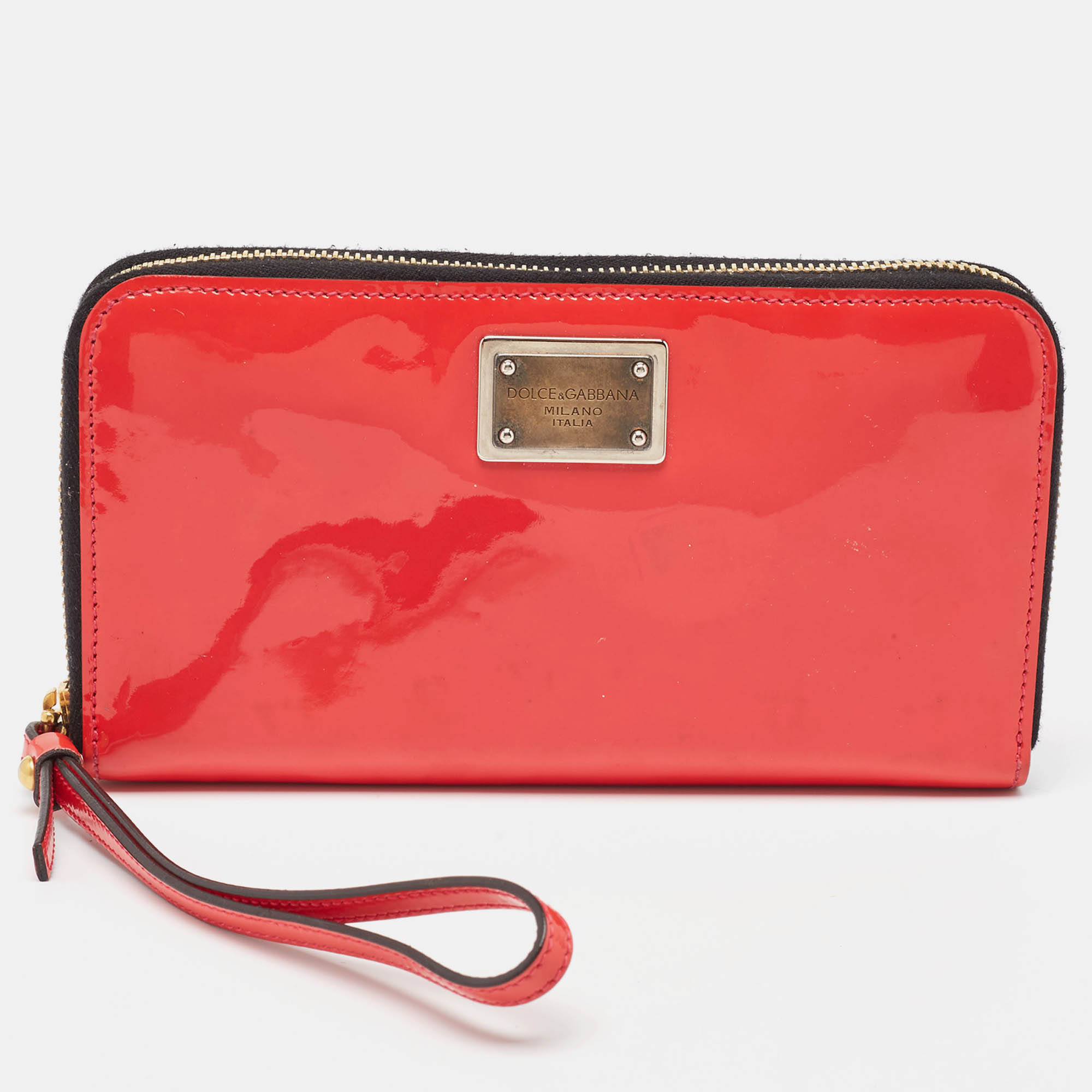 Pre-owned Dolce & Gabbana Red Patent Leather Zip Around Wristlet Wallet