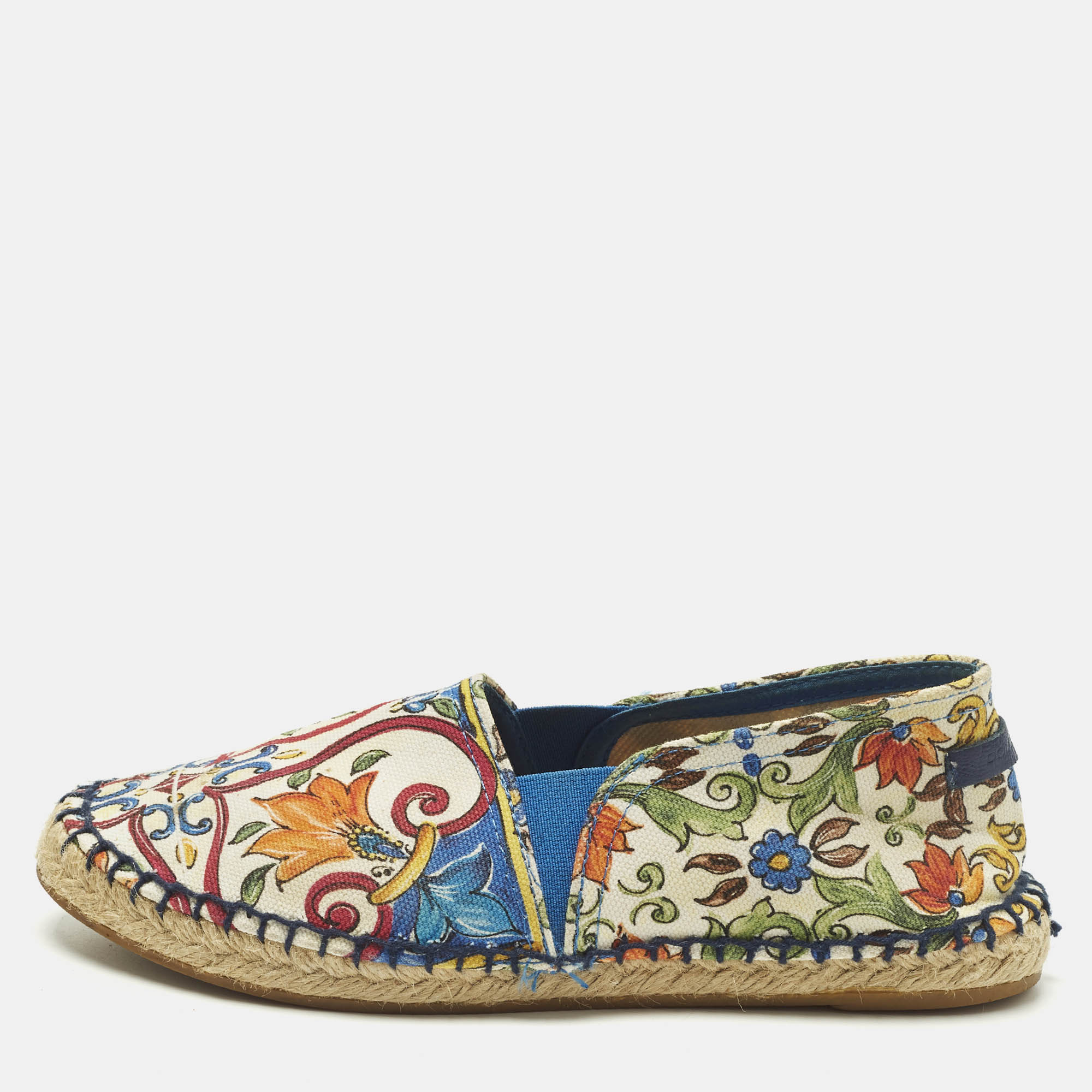 Click to view more detailed imagery on our partner's website Pre-owned Dolce & Gabbana Majolica Size 35 Multicolor Canvas Espadrille Flats