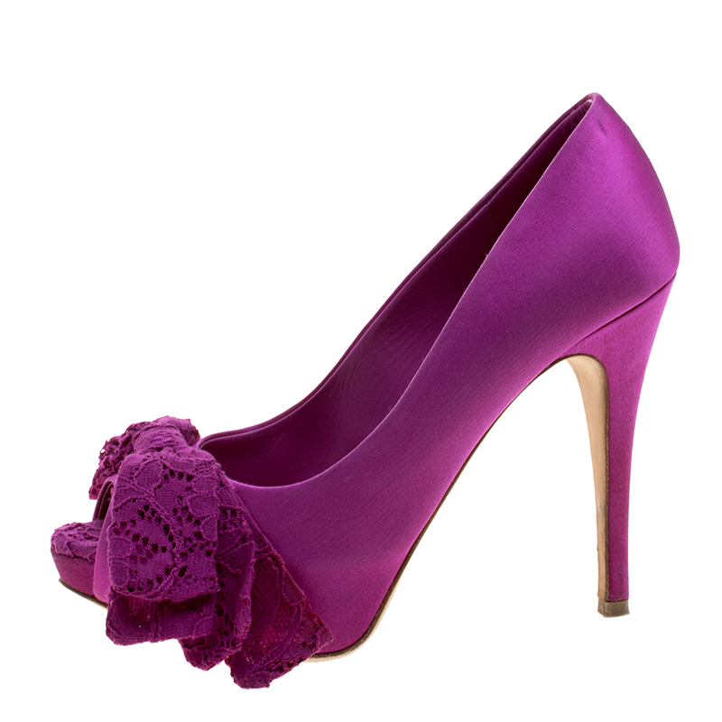 

Dolce and Gabbana Hot Pink Satin and Lace Bow Peep Toe Pumps Size